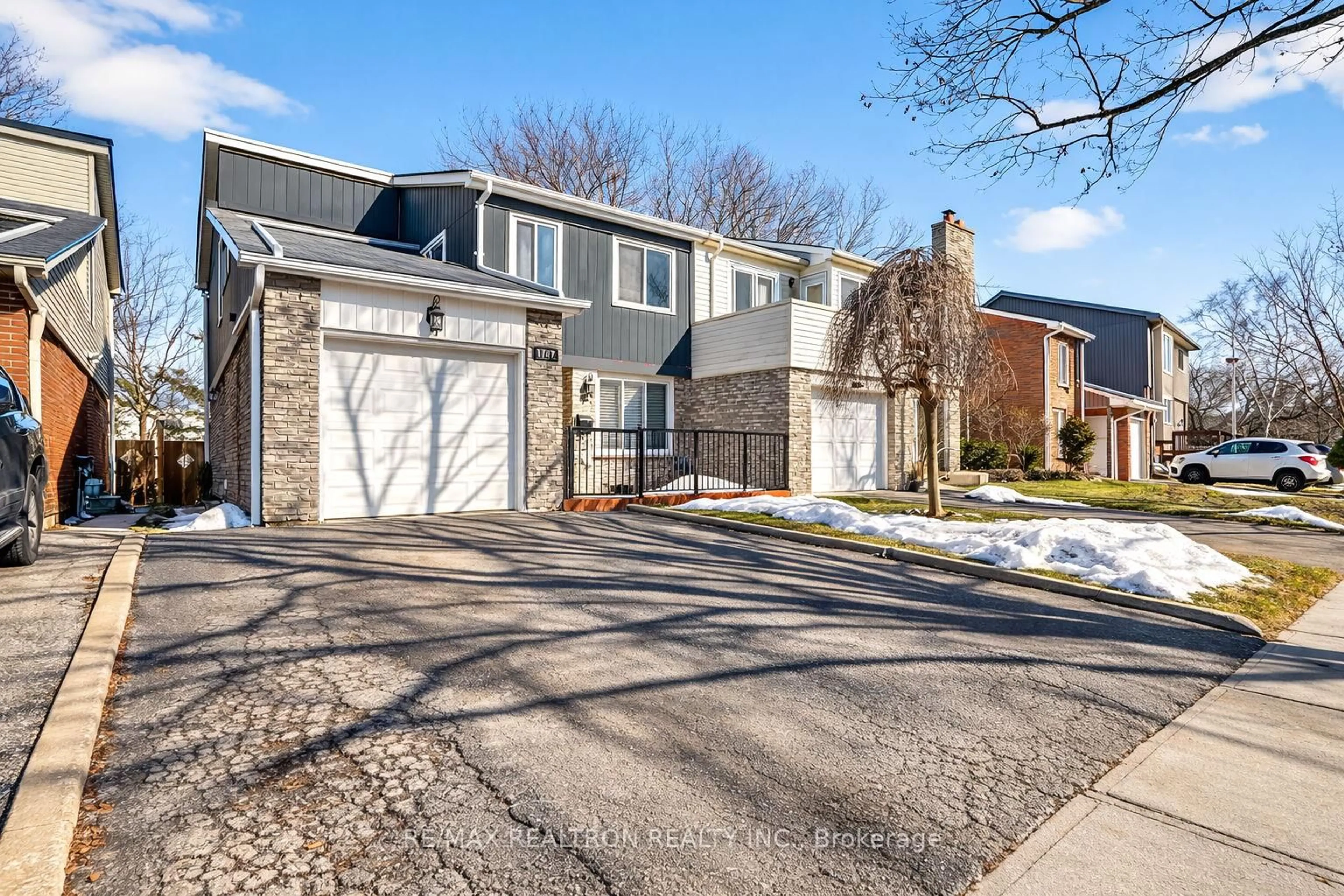 Home with brick exterior material, street for 1787 Listowell Cres, Pickering Ontario L1V 2Y2