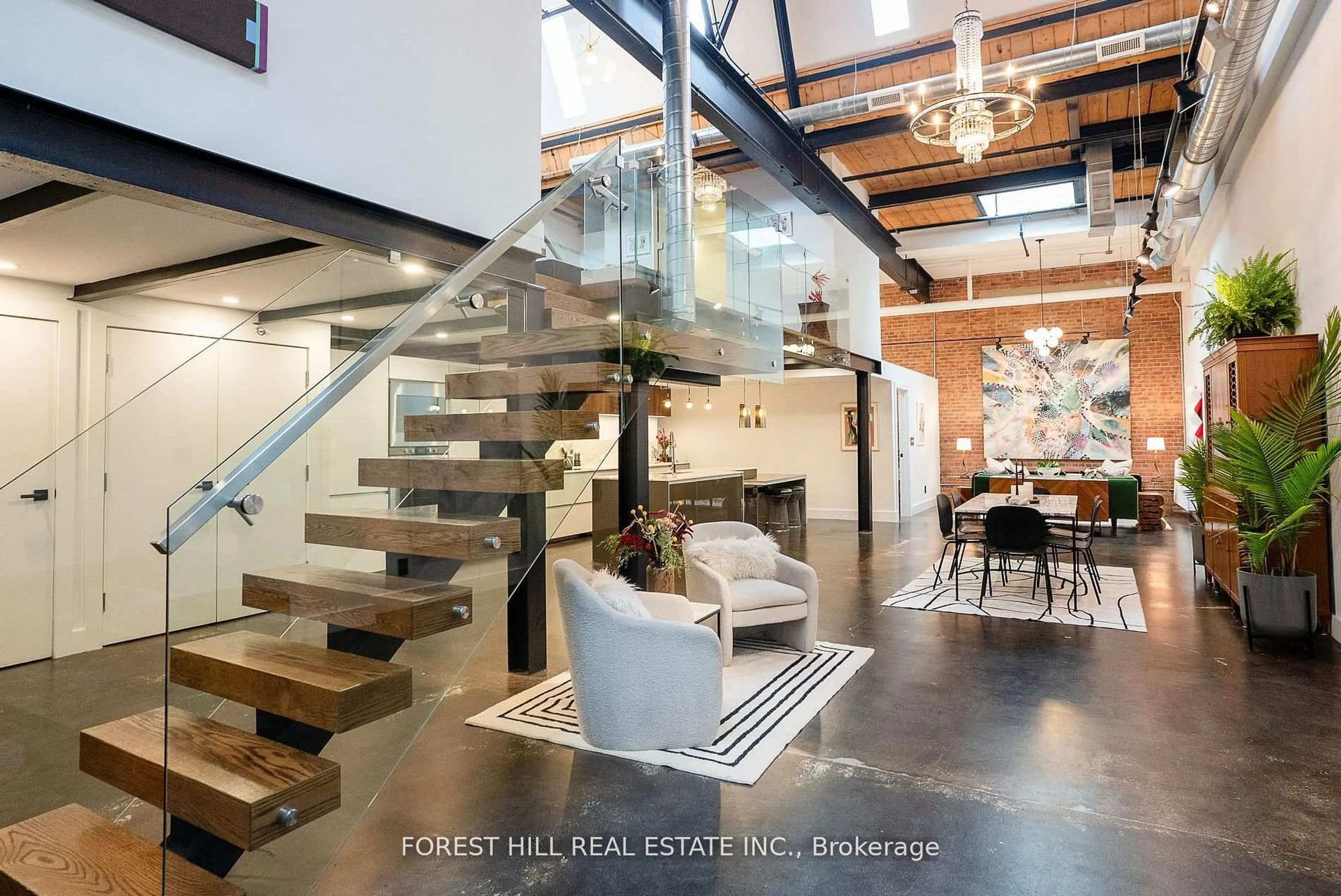 Indoor foyer for 326 Carlaw Ave #123, Toronto Ontario M4M 3N8