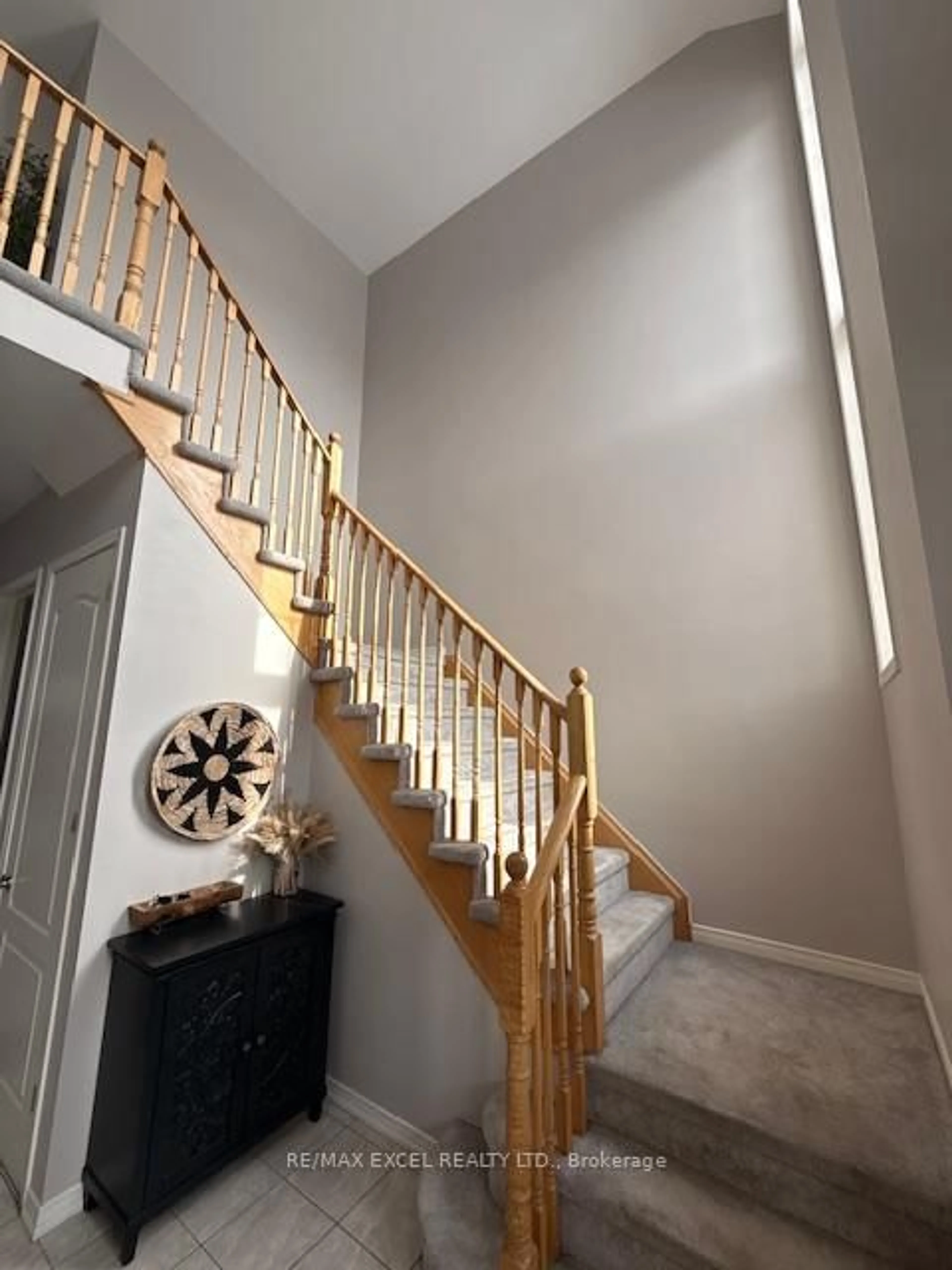 Stairs for 2489 Bandsman Cres, Oshawa Ontario L1L 0M1