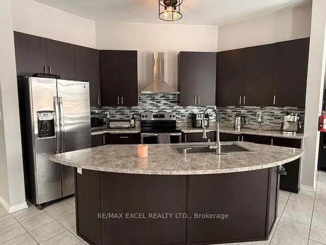 2489 Bandsman Cres, Oshawa 3