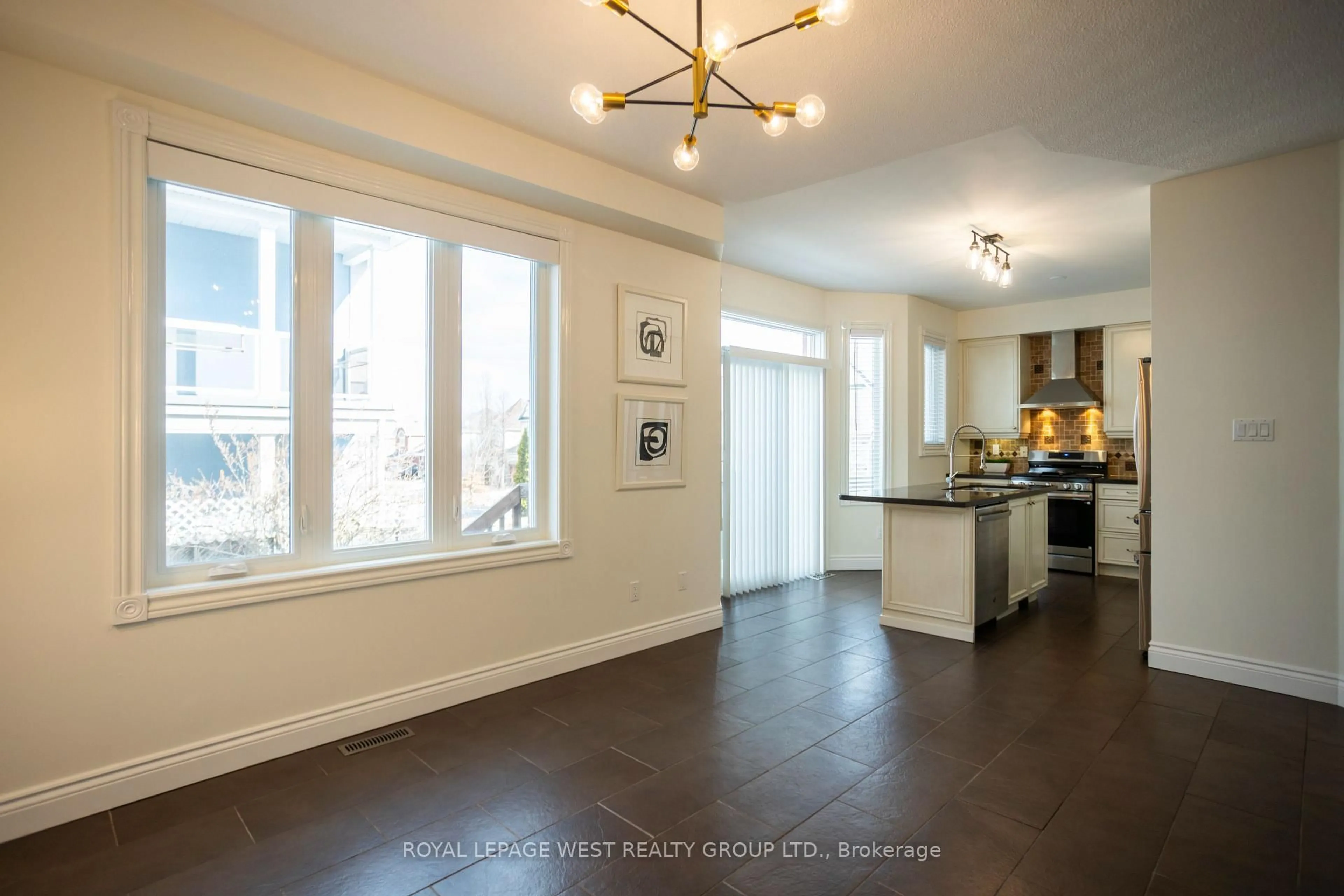 Open concept kitchen, unknown for 52 Long Island Cres, Toronto Ontario M1C 5E4