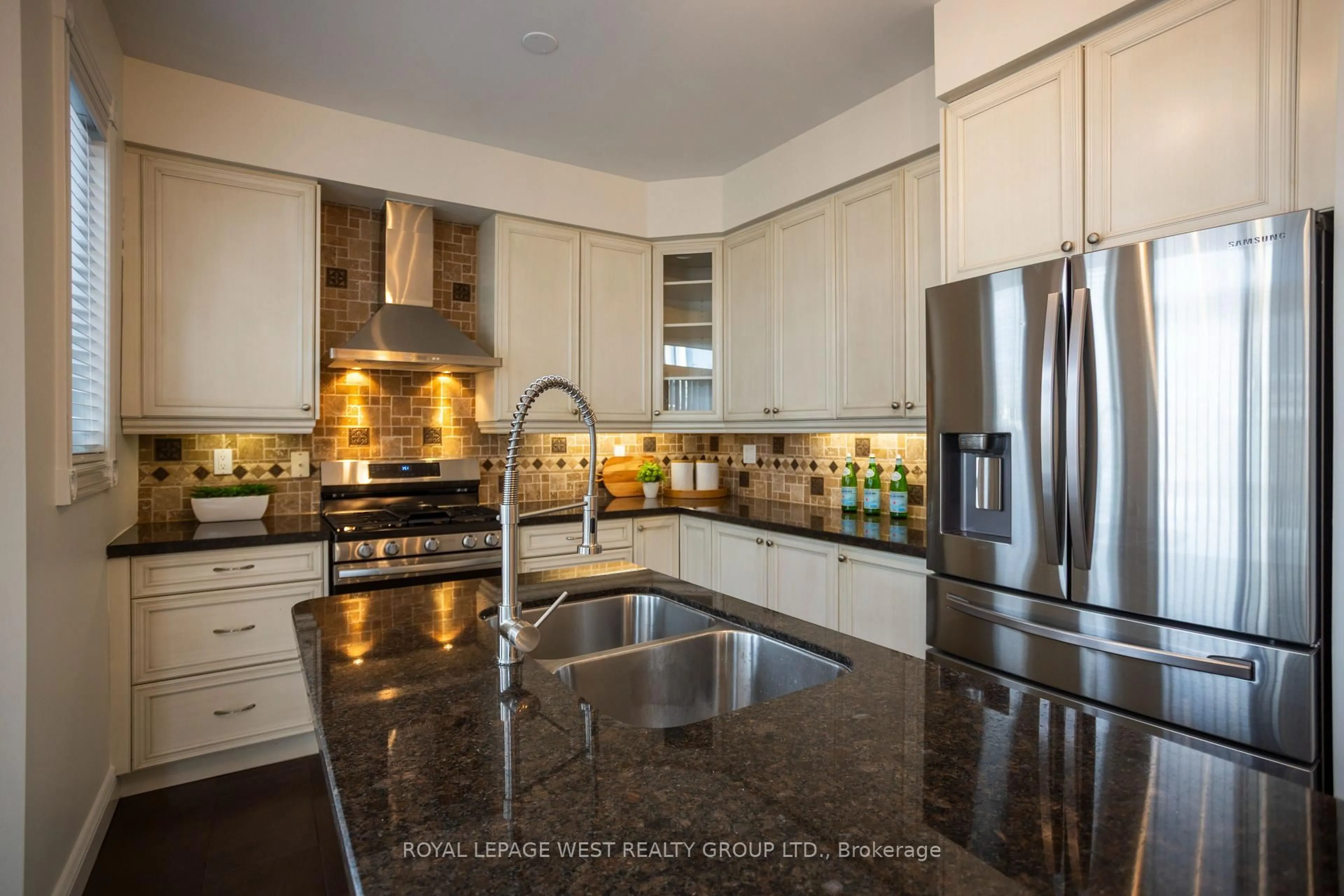 Contemporary kitchen, ceramic/tile floor for 52 Long Island Cres, Toronto Ontario M1C 5E4