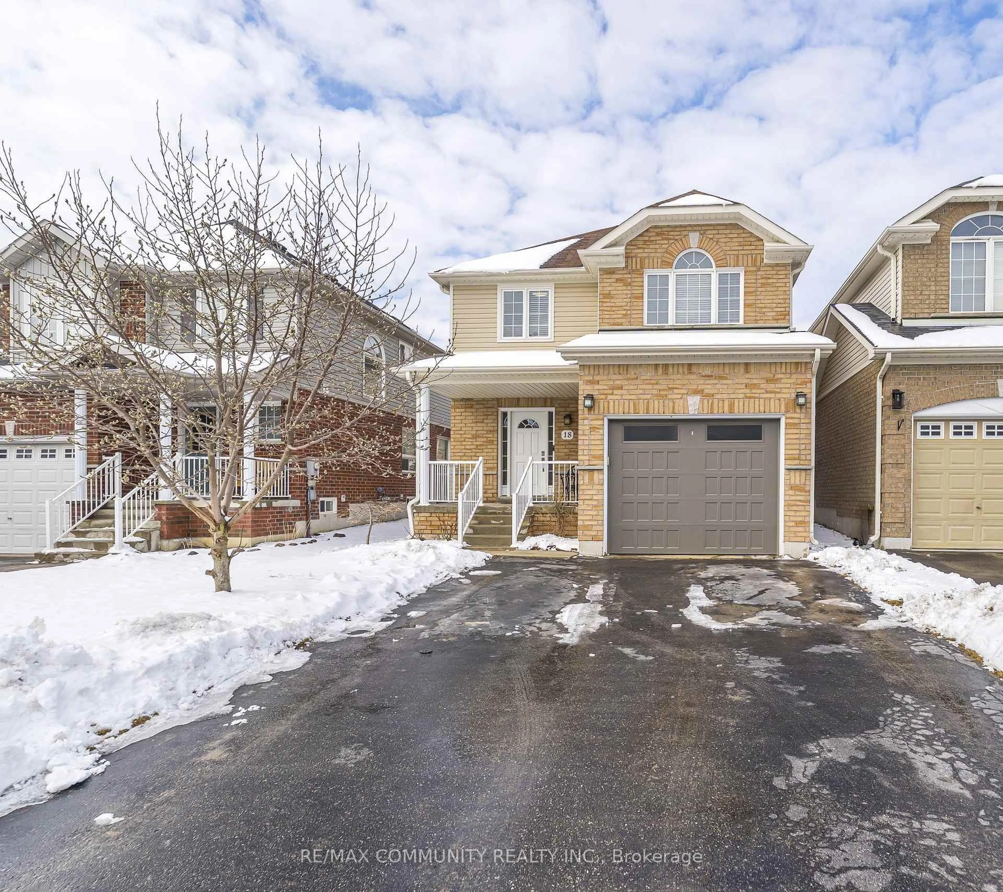 Unknown for 18 Duval St, Clarington Ontario L1E 0B1