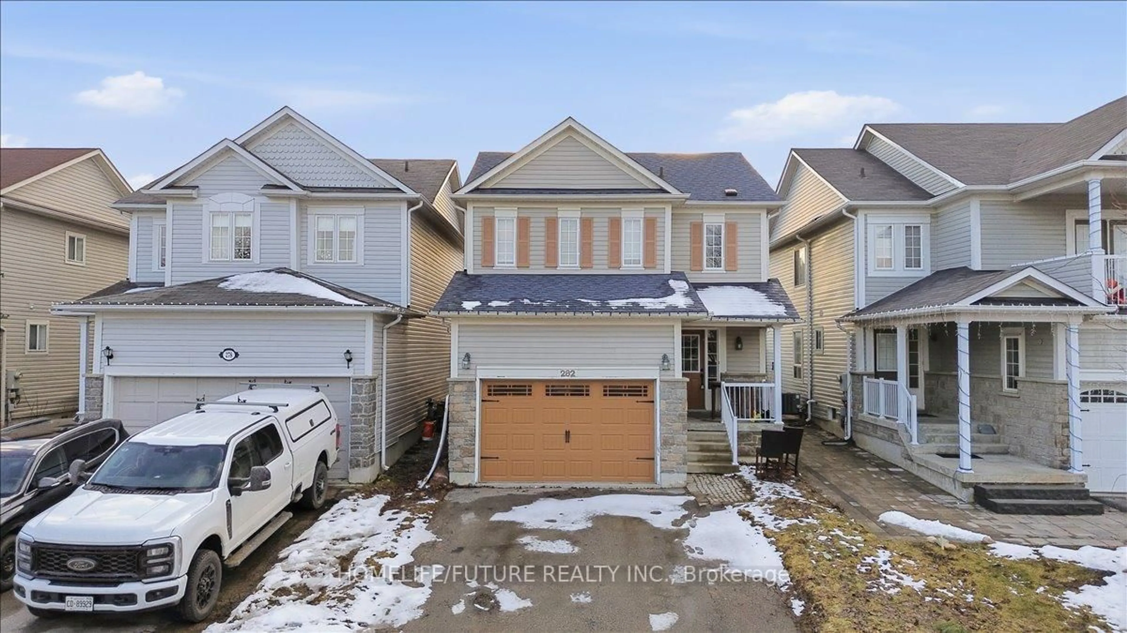 A pic from outside/outdoor area/front of a property/back of a property/a pic from drone, street for 282 Scottsdale Dr, Clarington Ontario L1C 5J2
