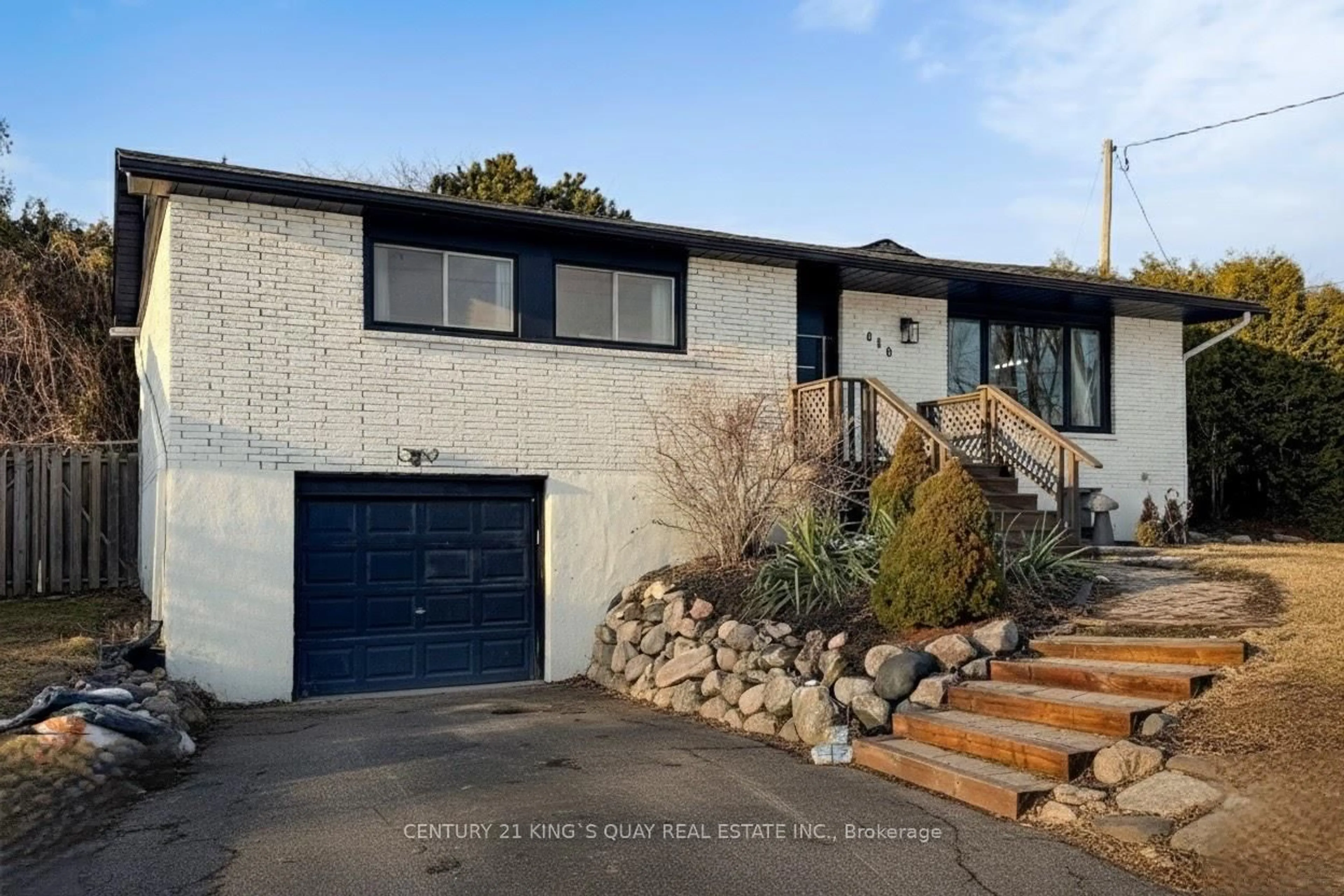 Home with brick exterior material, street for 618 Sunset Blvd, Clarington Ontario L1B 1C9