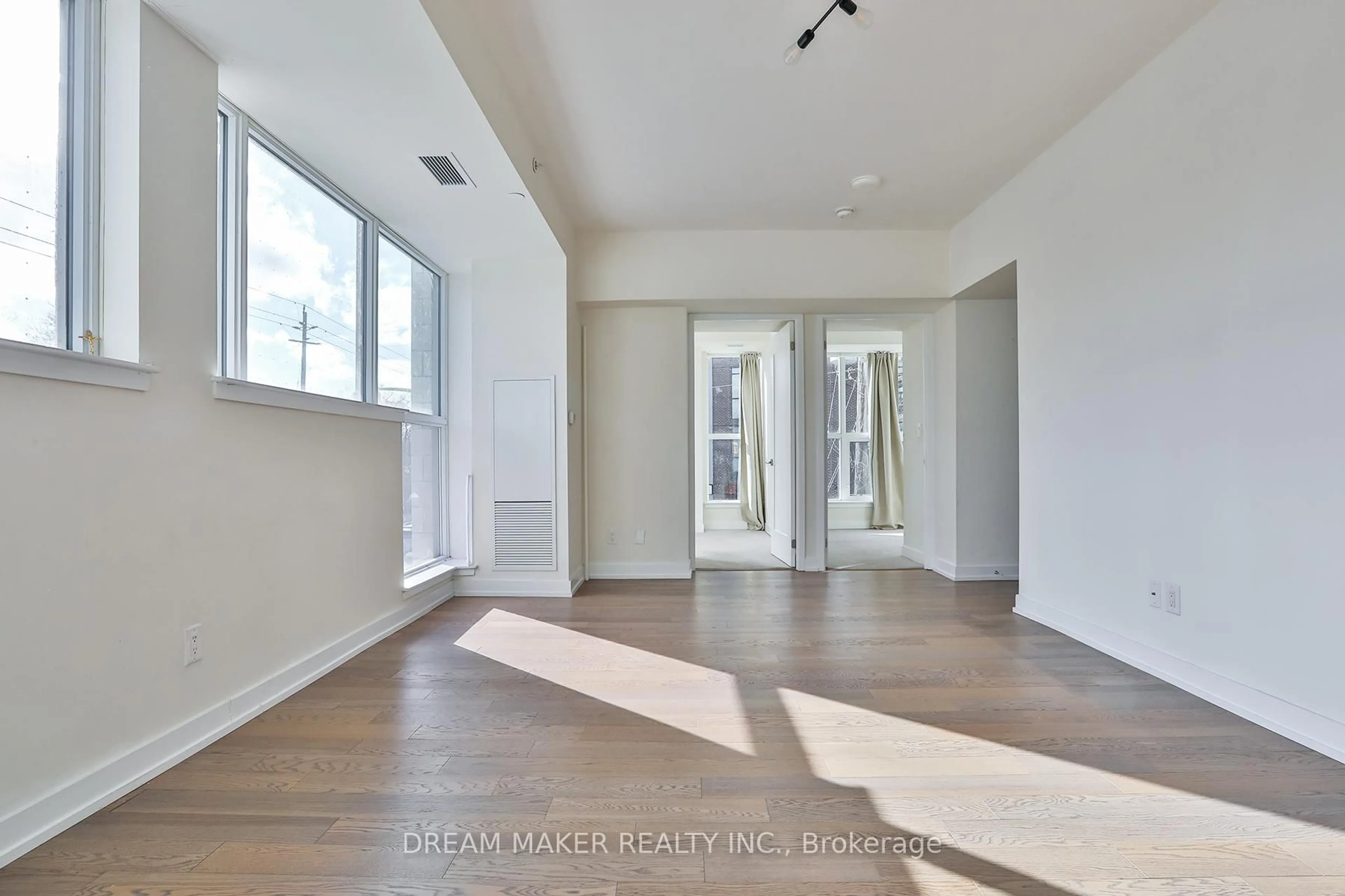 Indoor entryway for 1350 Kingston Rd #115, Toronto Ontario M1N 1C8