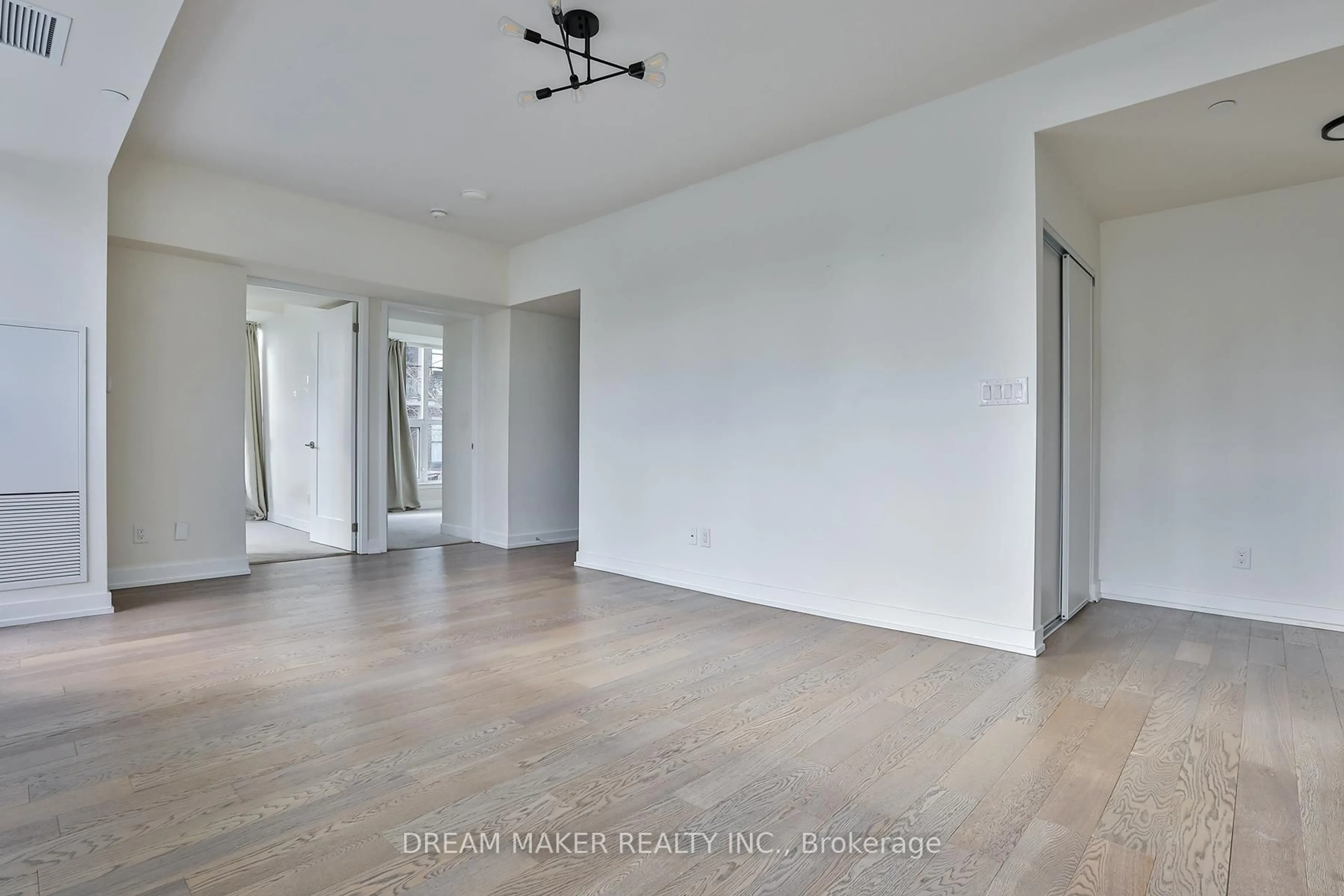 A pic of a room for 1350 Kingston Rd #115, Toronto Ontario M1N 1C8