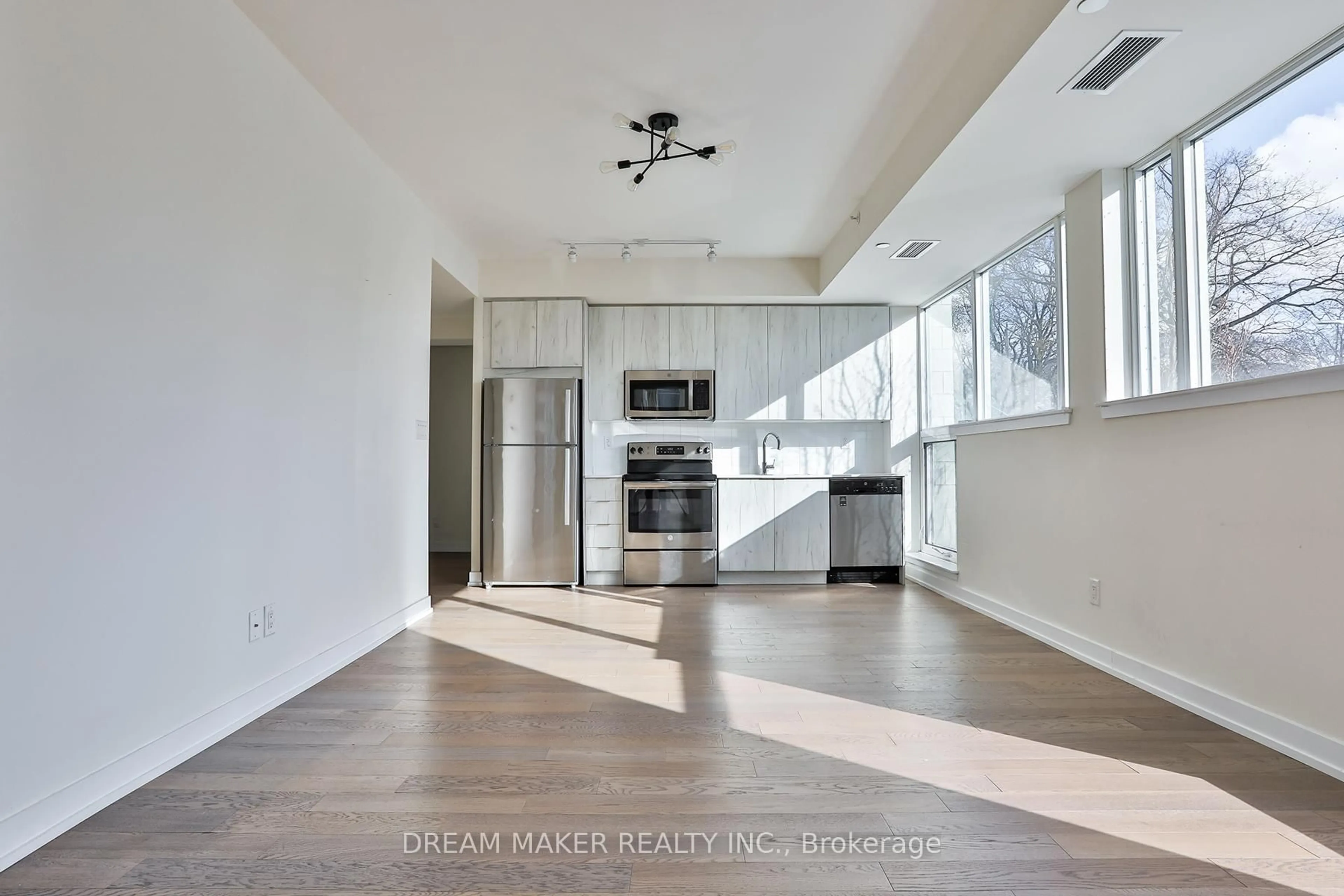 Open concept kitchen, unknown for 1350 Kingston Rd #115, Toronto Ontario M1N 1C8