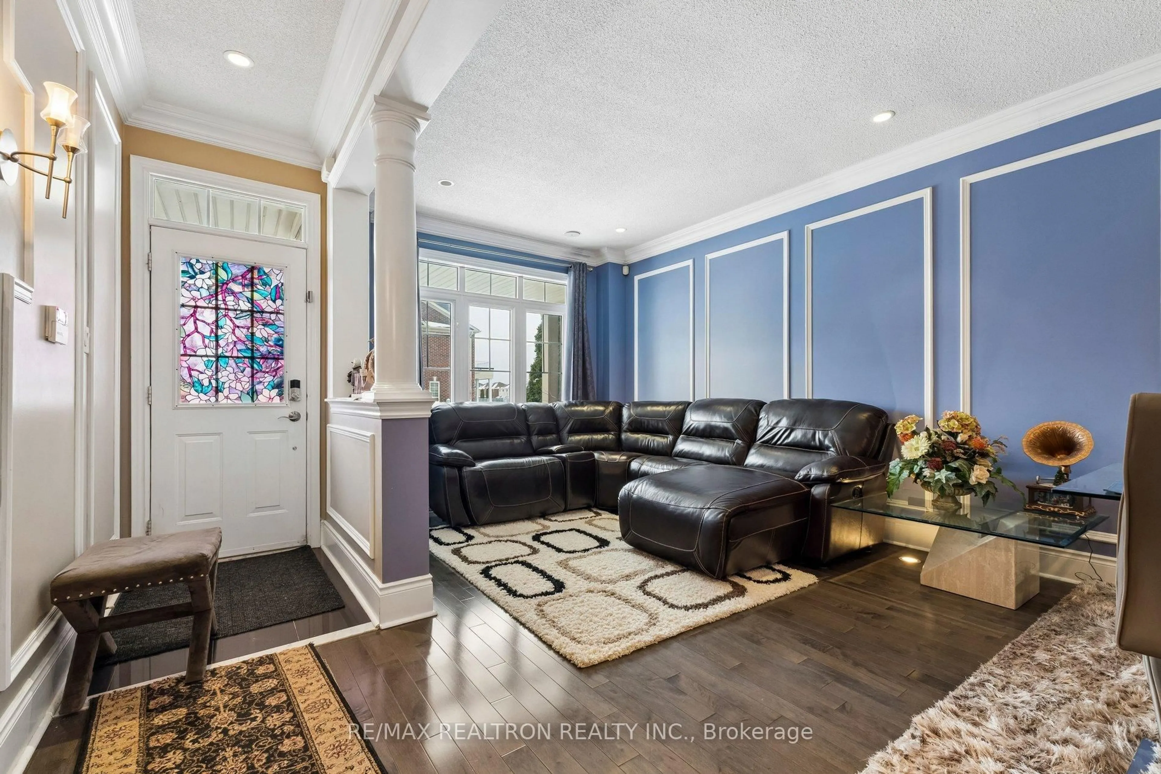 Living room with furniture, ceramic/tile floor for 616 Fleetwood Dr, Oshawa Ontario L1K 0A2