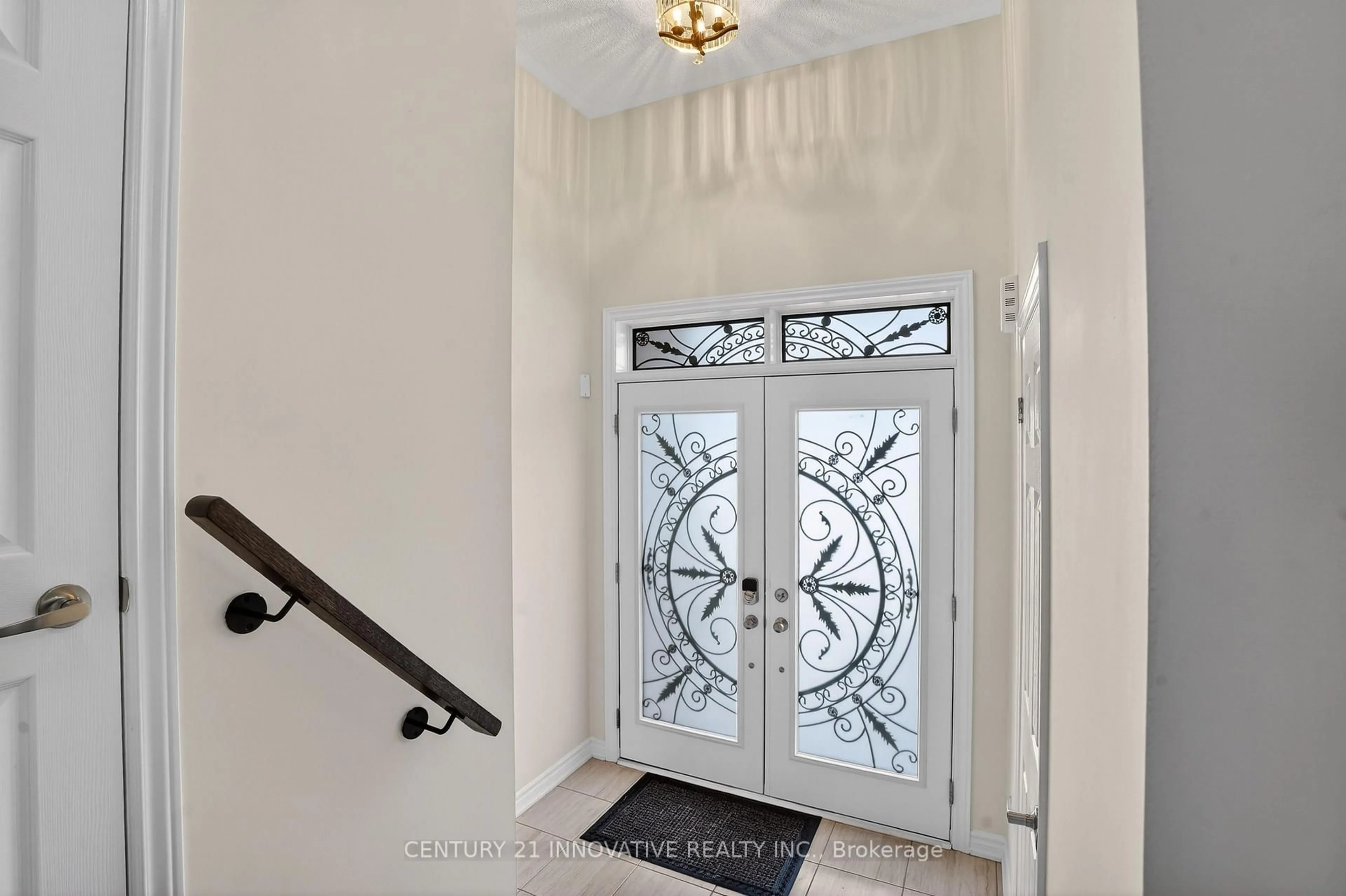 Indoor entryway for 310 Coronation Rd, Whitby Ontario L1P 0K8