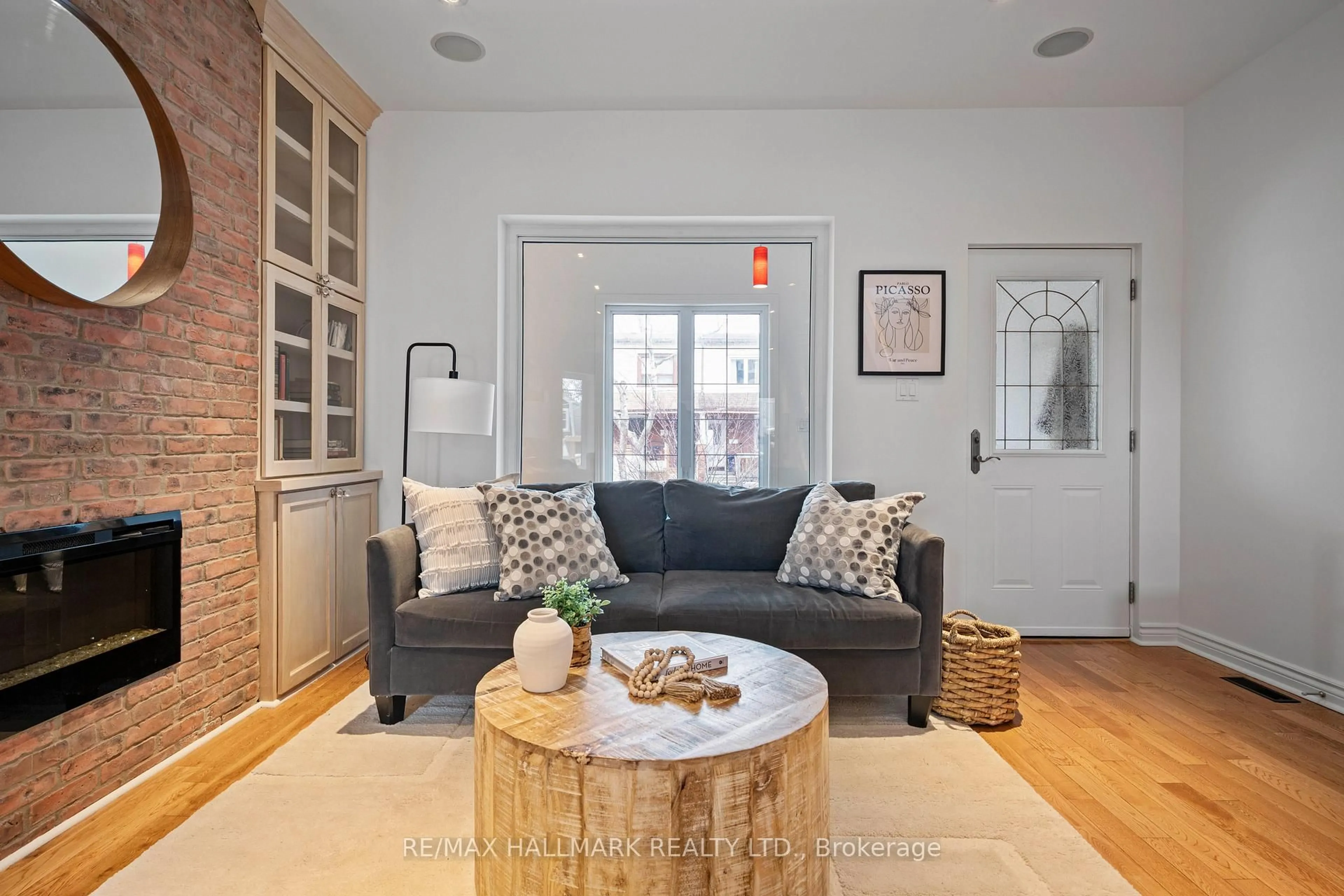 Living room with furniture, unknown for 17 Mountnoel Ave, Toronto Ontario M4J 1H7