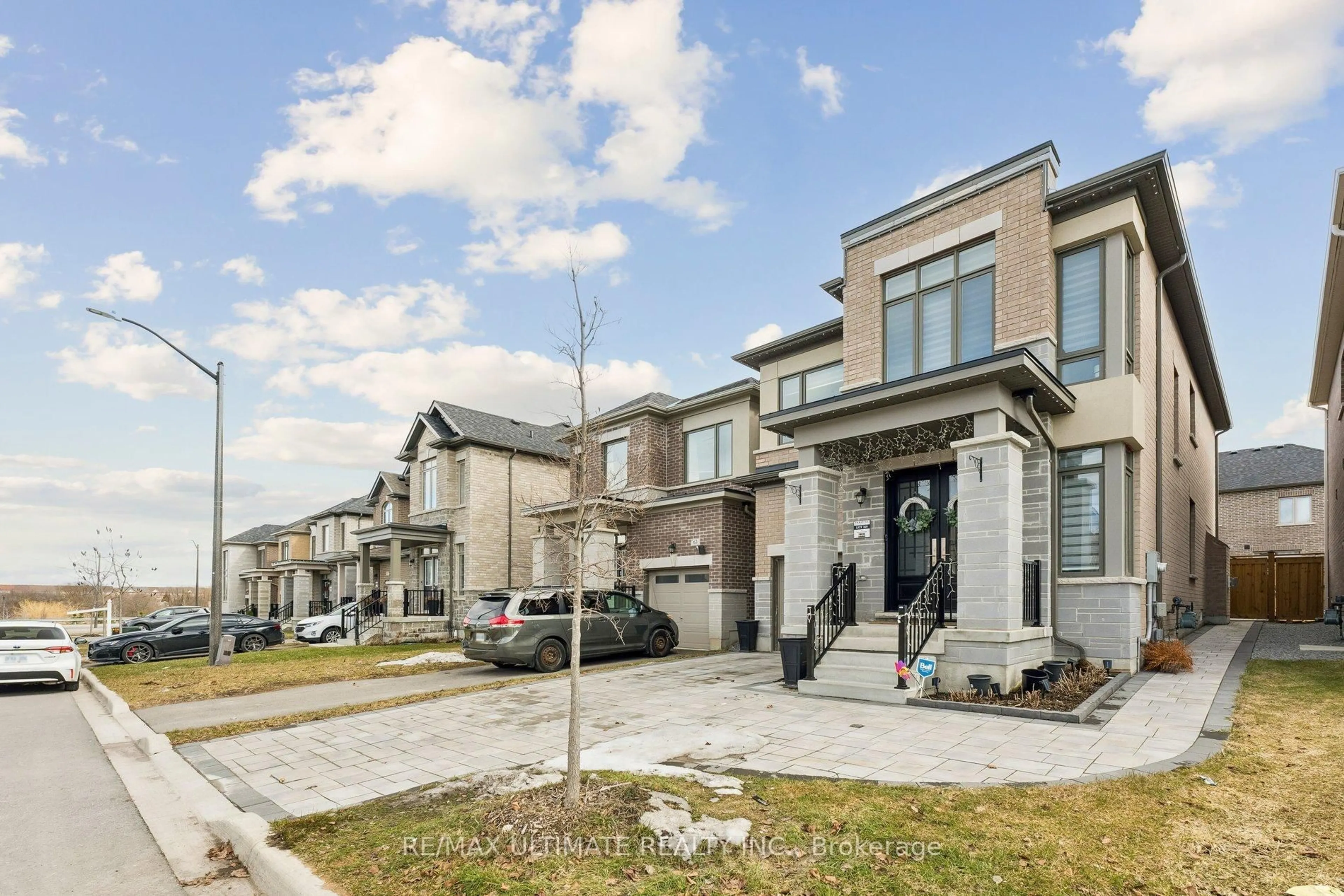 Unknown for 61 Ogston Cres, Whitby Ontario L1P 0H2