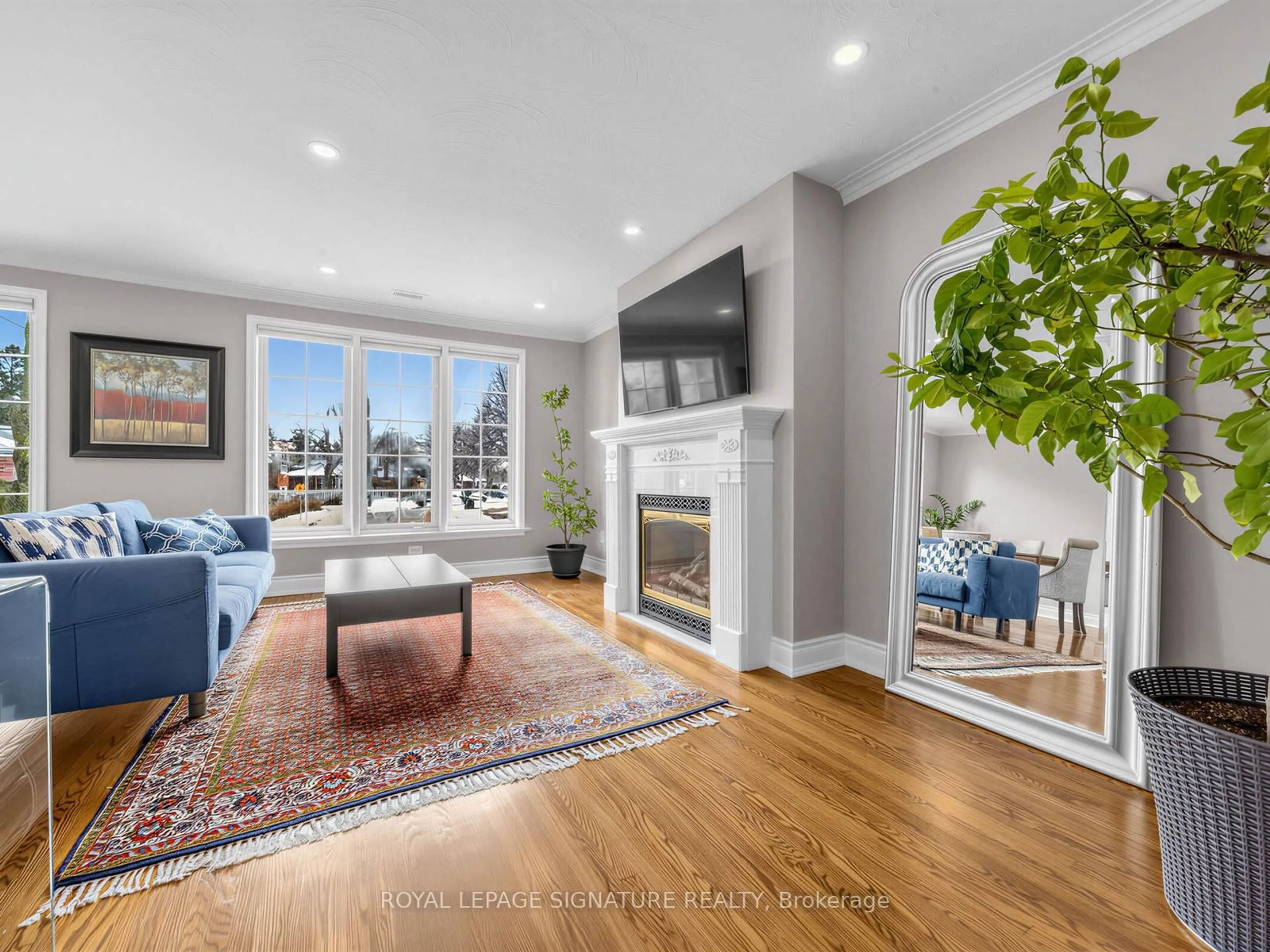 Living room with furniture, unknown for 44 Lowcrest Blvd, Toronto Ontario M1T 1K5