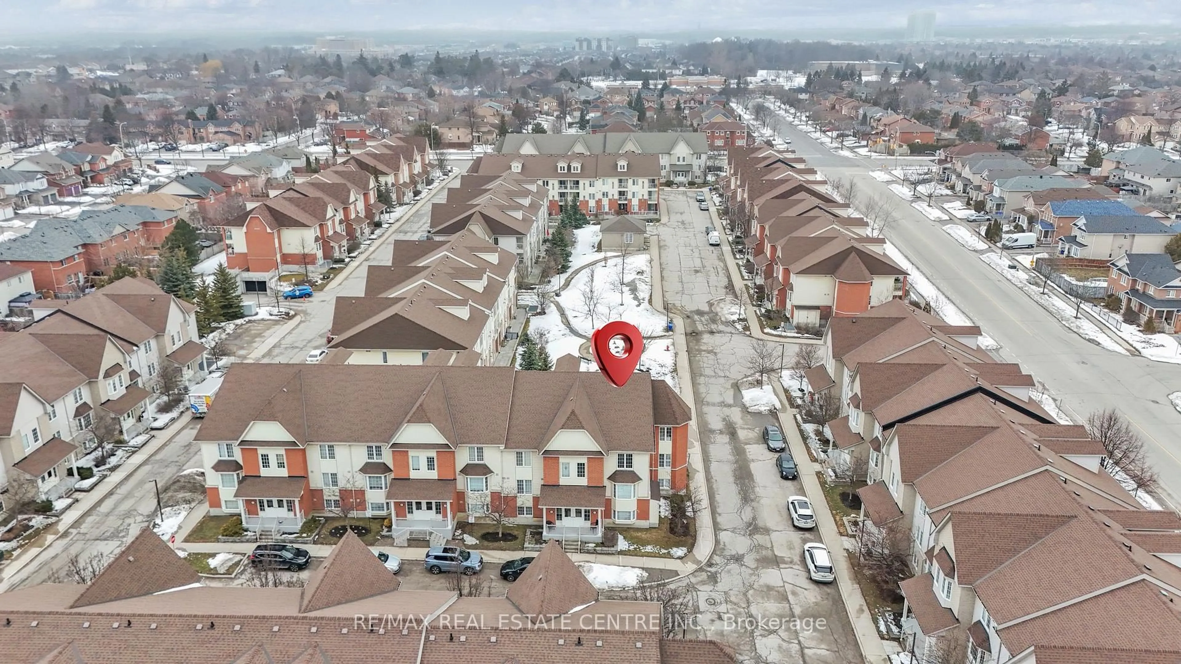 A pic from outside/outdoor area/front of a property/back of a property/a pic from drone, unknown for 51 Petra Way #3, Whitby Ontario L1R 0A7