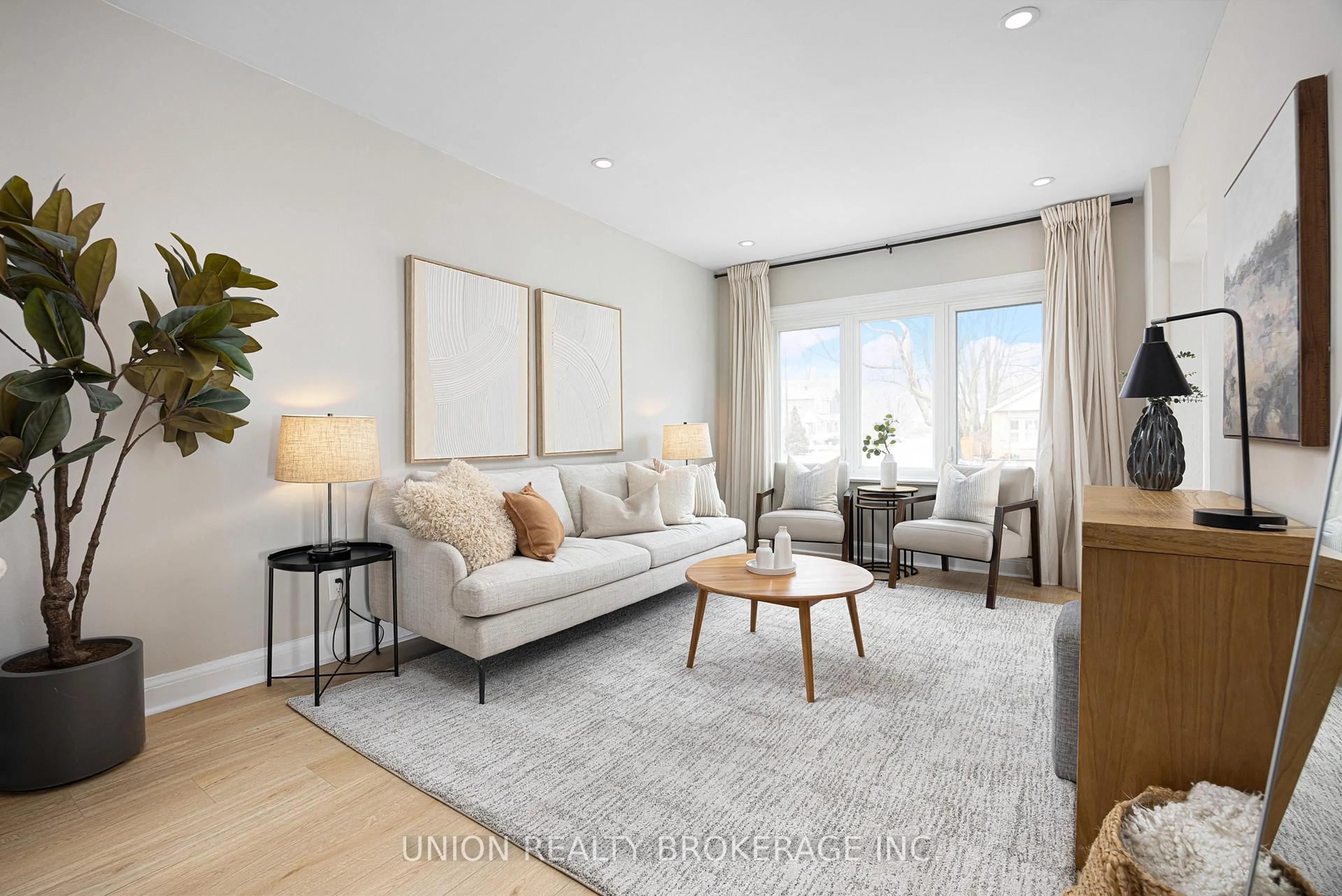 Living room with furniture, unknown for 79 Hollis Ave, Toronto Ontario M1N 2C6