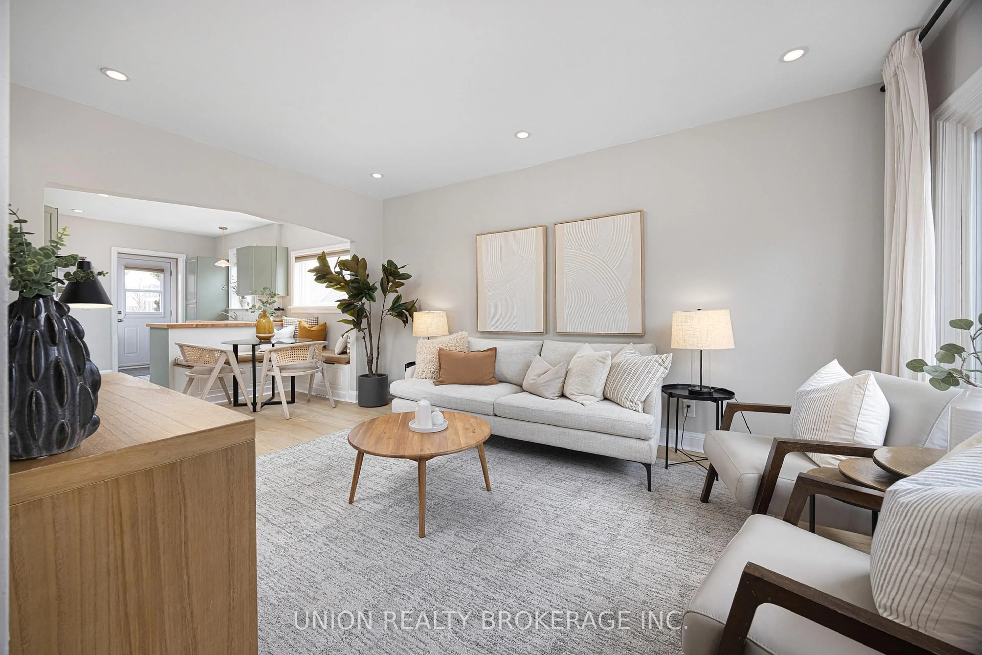 Living room with furniture, unknown for 79 Hollis Ave, Toronto Ontario M1N 2C6