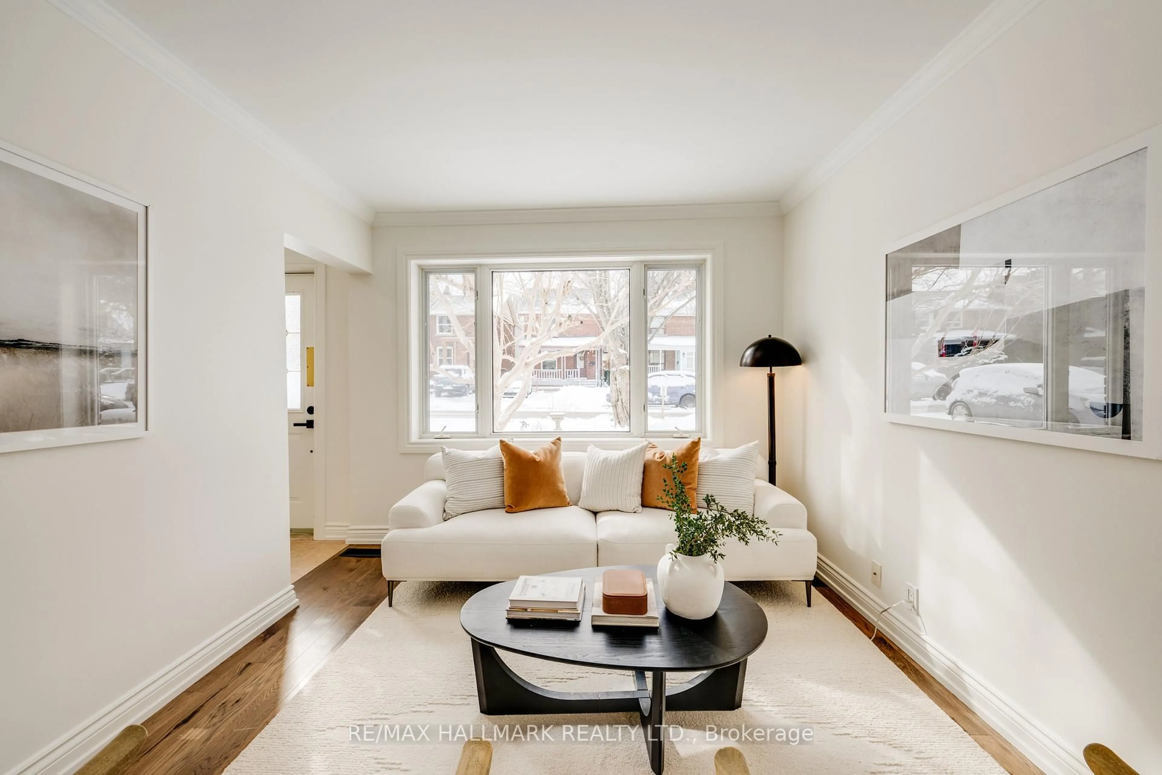 Living room with furniture, unknown for 36 Winston Ave, Toronto Ontario M1N 1W3