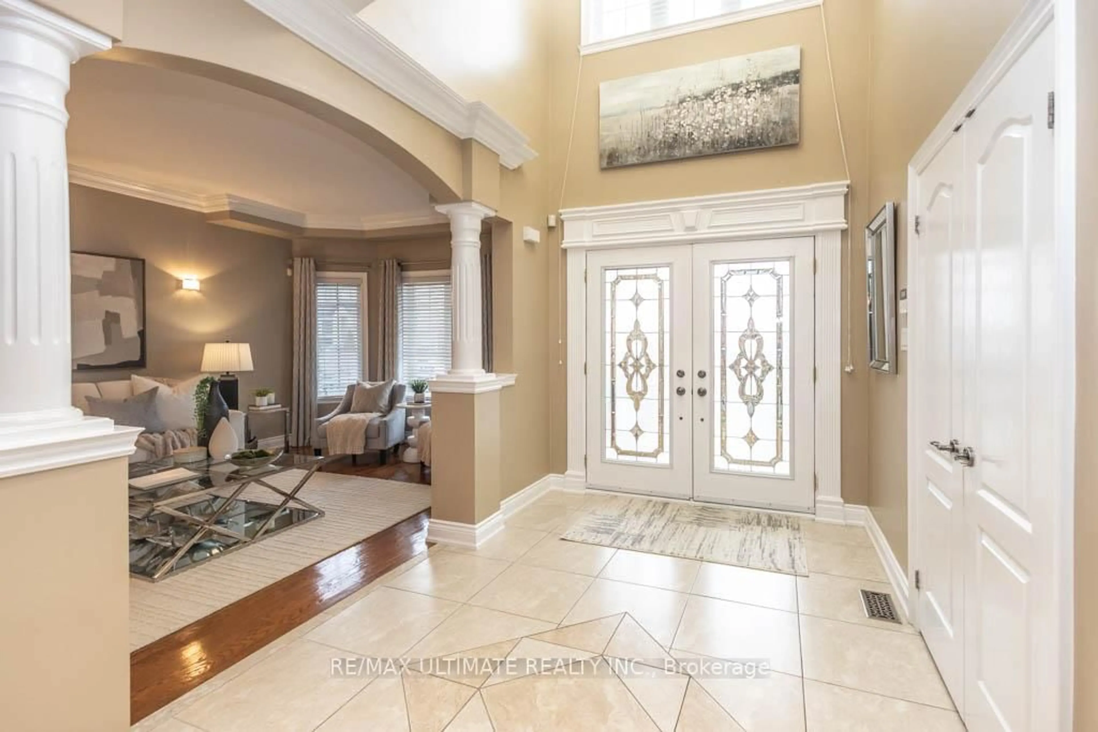 Indoor entryway for 1726 Rockwood Dr, Pickering Ontario L1V 6R3