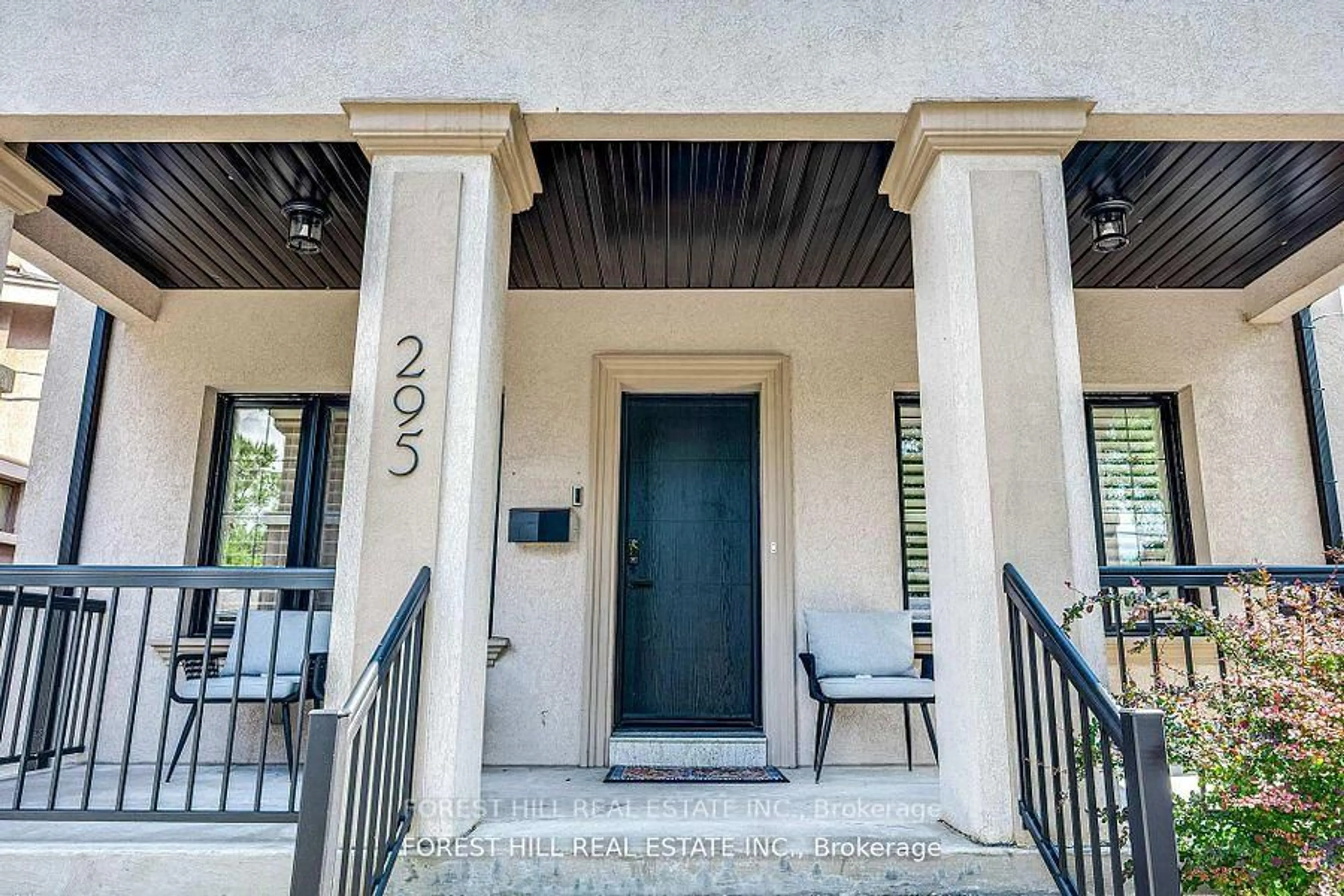 Indoor entryway for 295 Strathmore Blvd, Toronto Ontario M4J 1P9