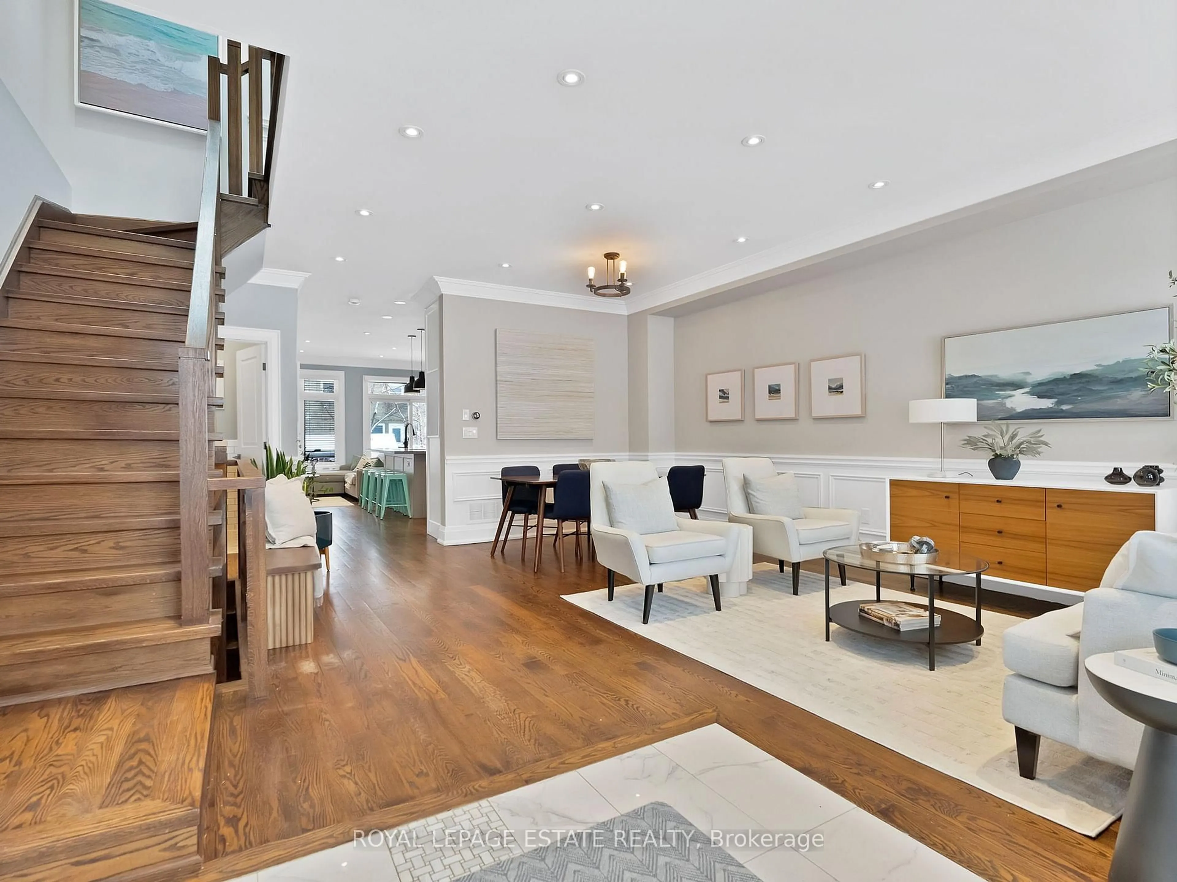 Unknown for 19 Red Deer Ave, Toronto Ontario M1N 2Y9