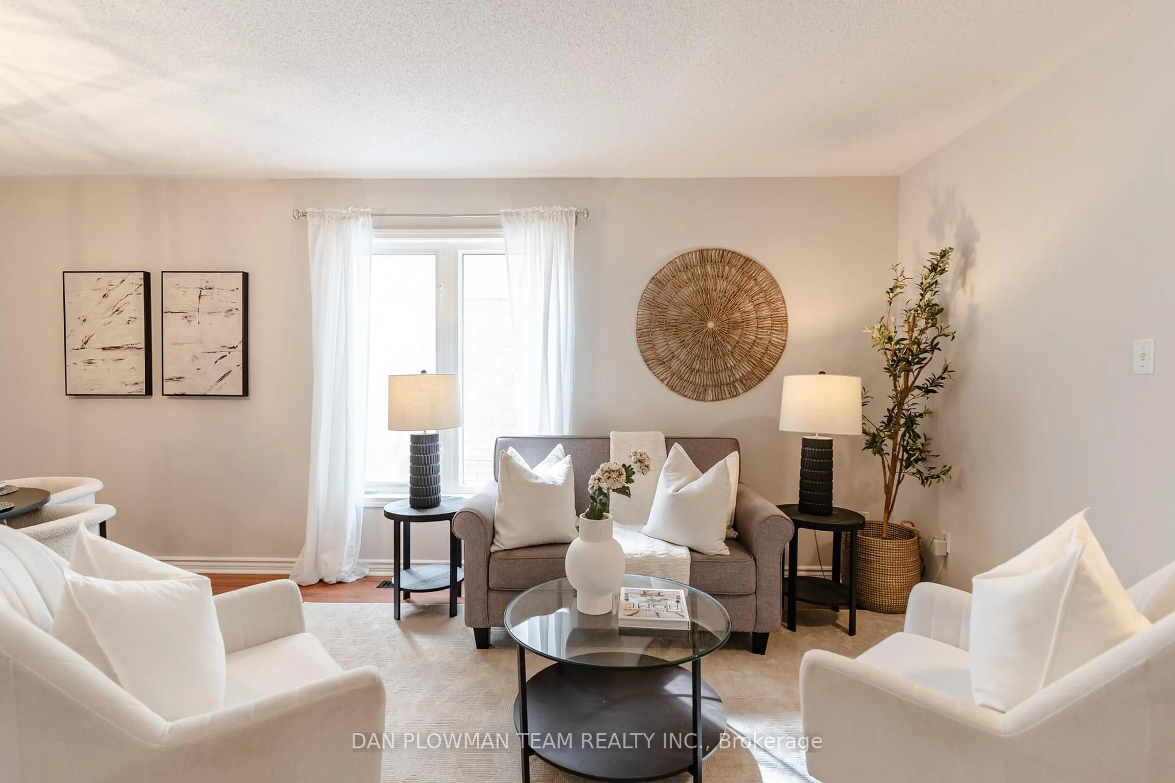 Living room with furniture, unknown for 51 Hutton Pl, Clarington Ontario L1C 5H5