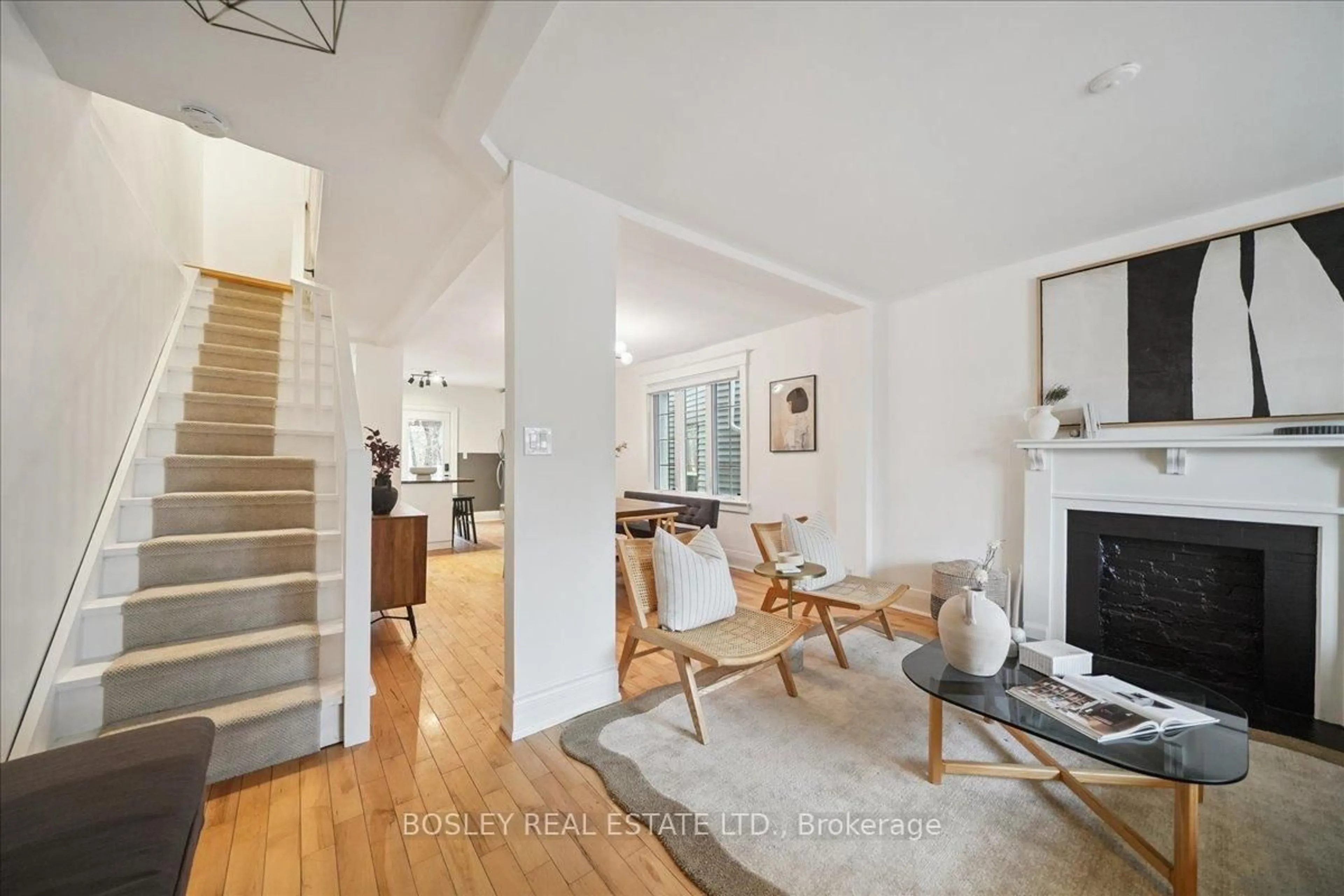 Unknown for 4 Murdock Ave, Toronto Ontario M4C 1E4