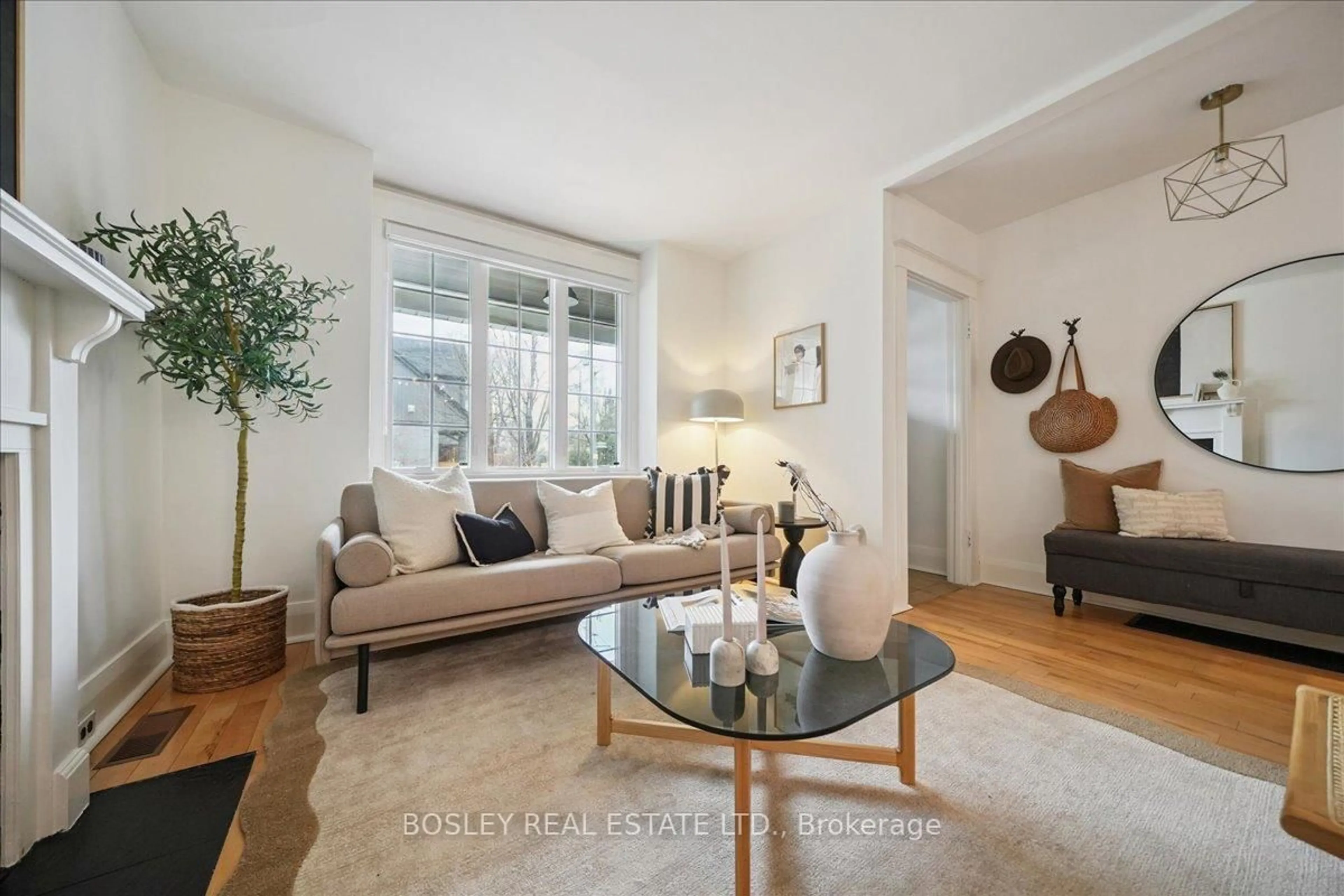 Living room with furniture, unknown for 4 Murdock Ave, Toronto Ontario M4C 1E4