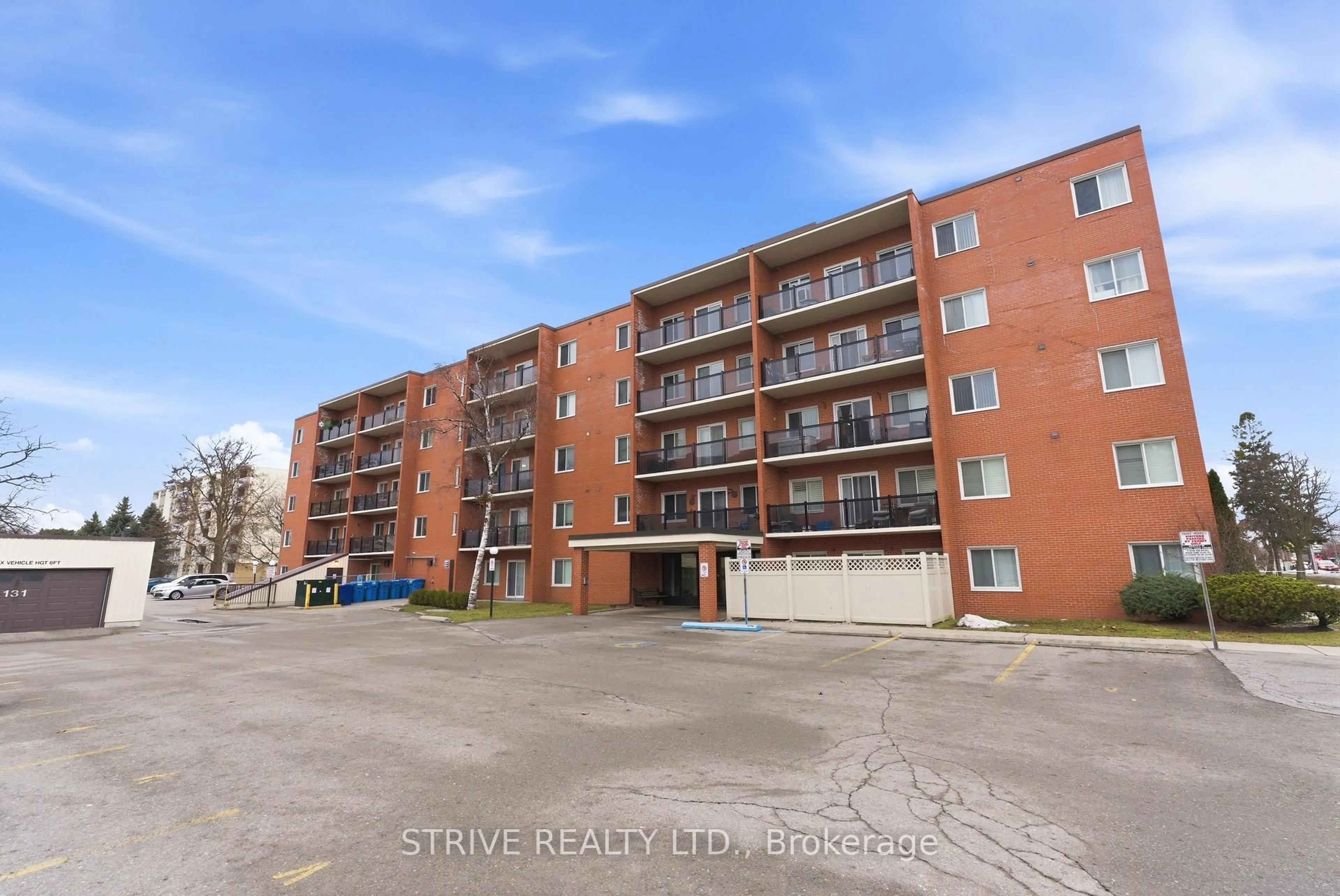 Unknown for 131 Taunton Rd #408, Oshawa Ontario L1G 3T8