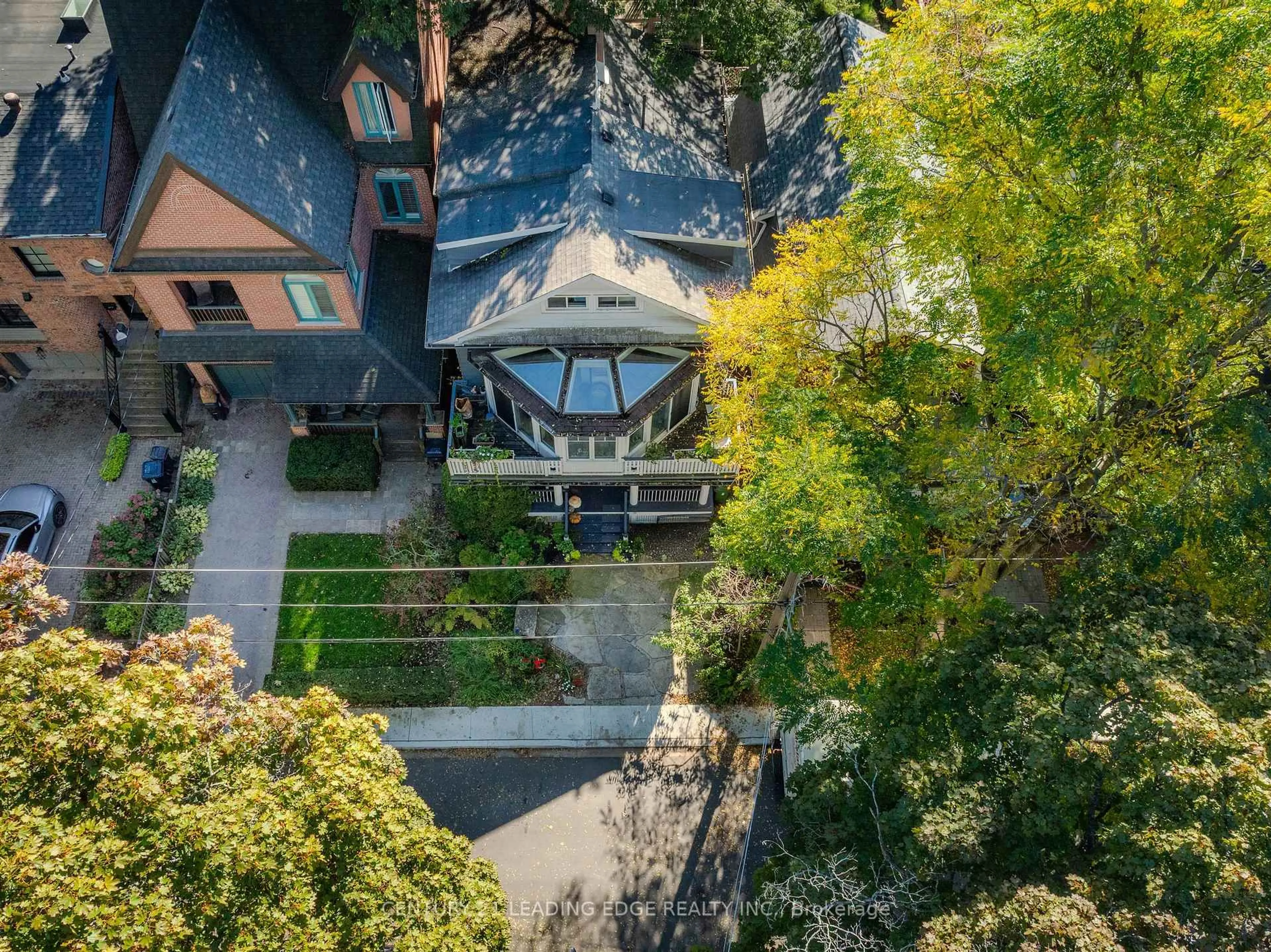 A pic from outside/outdoor area/front of a property/back of a property/a pic from drone, city buildings view from balcony for 9 Balmy Ave, Toronto Ontario M4E 1C7