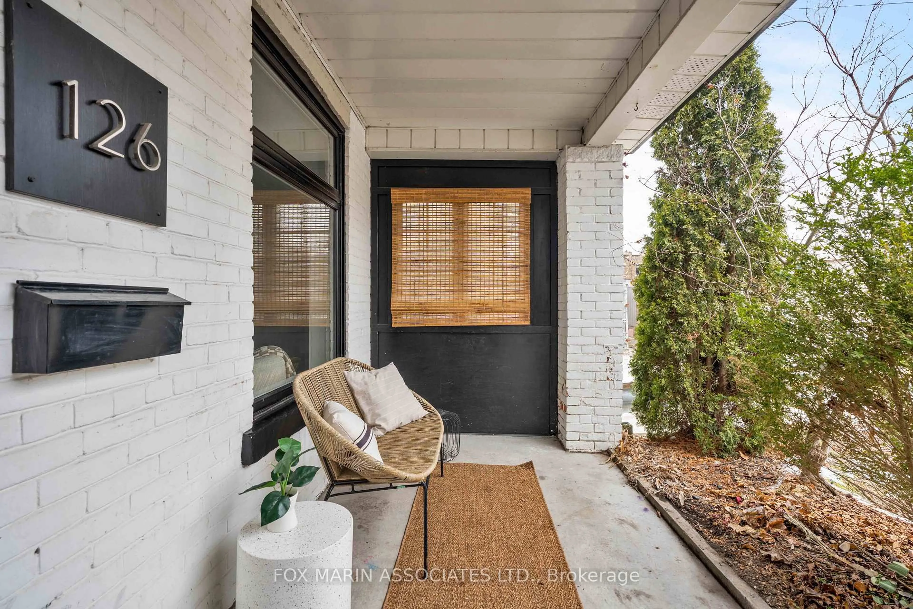 Indoor entryway for 126 Roseheath Ave, Toronto Ontario M4C 3P5