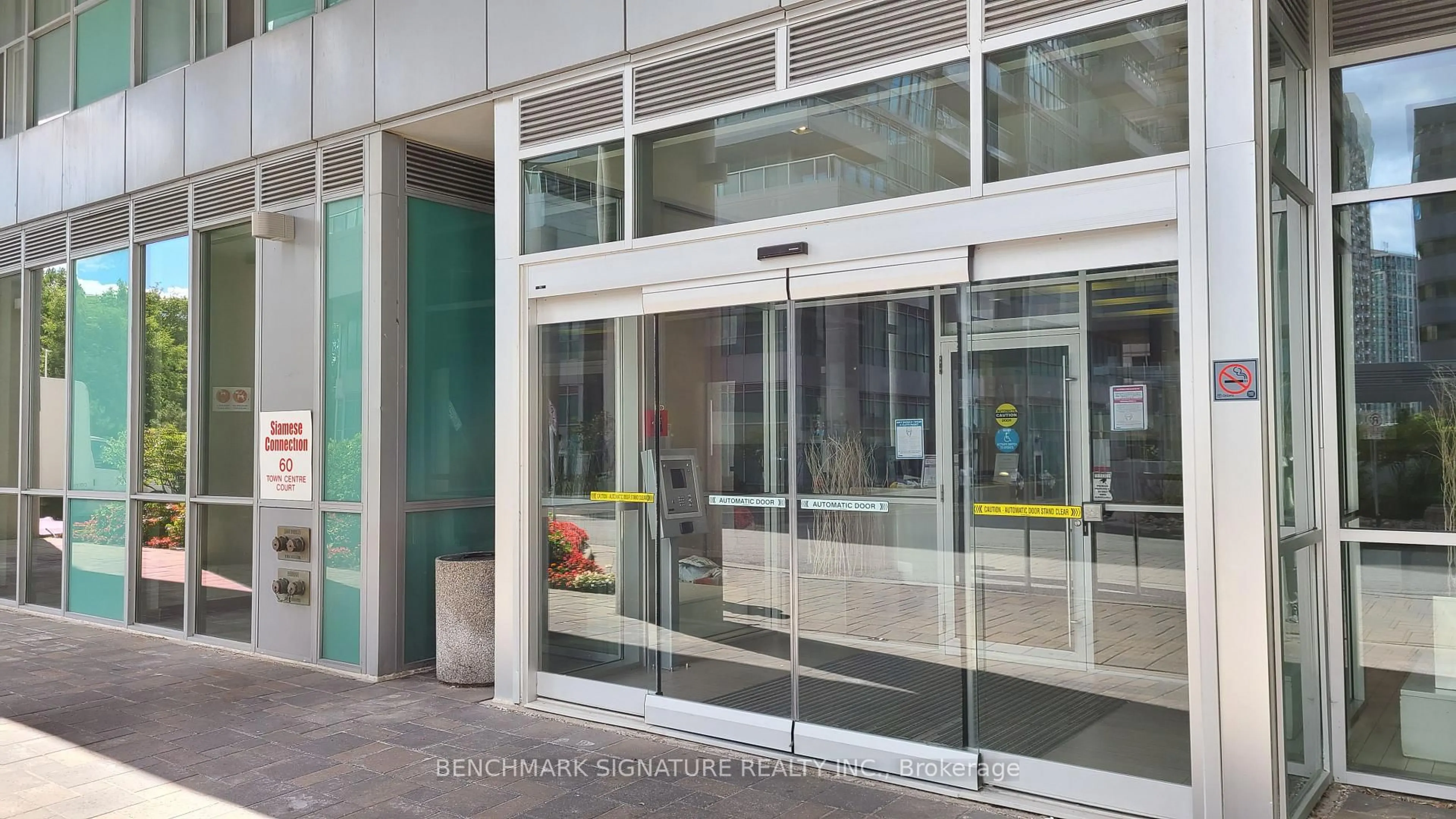 Indoor foyer for 60 Town Centre Crt #902, Toronto Ontario M1P 0B1