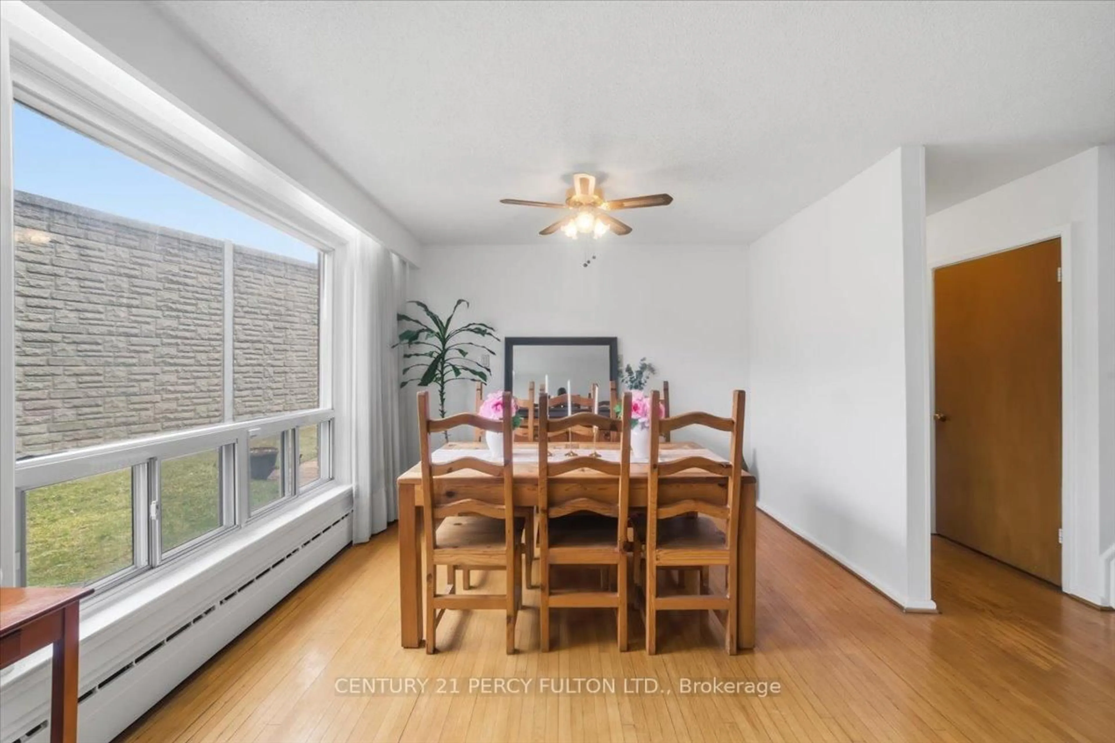 Dining room, wood/laminate floor for 16 By-Pass Crt, Toronto Ontario M1T 1L1