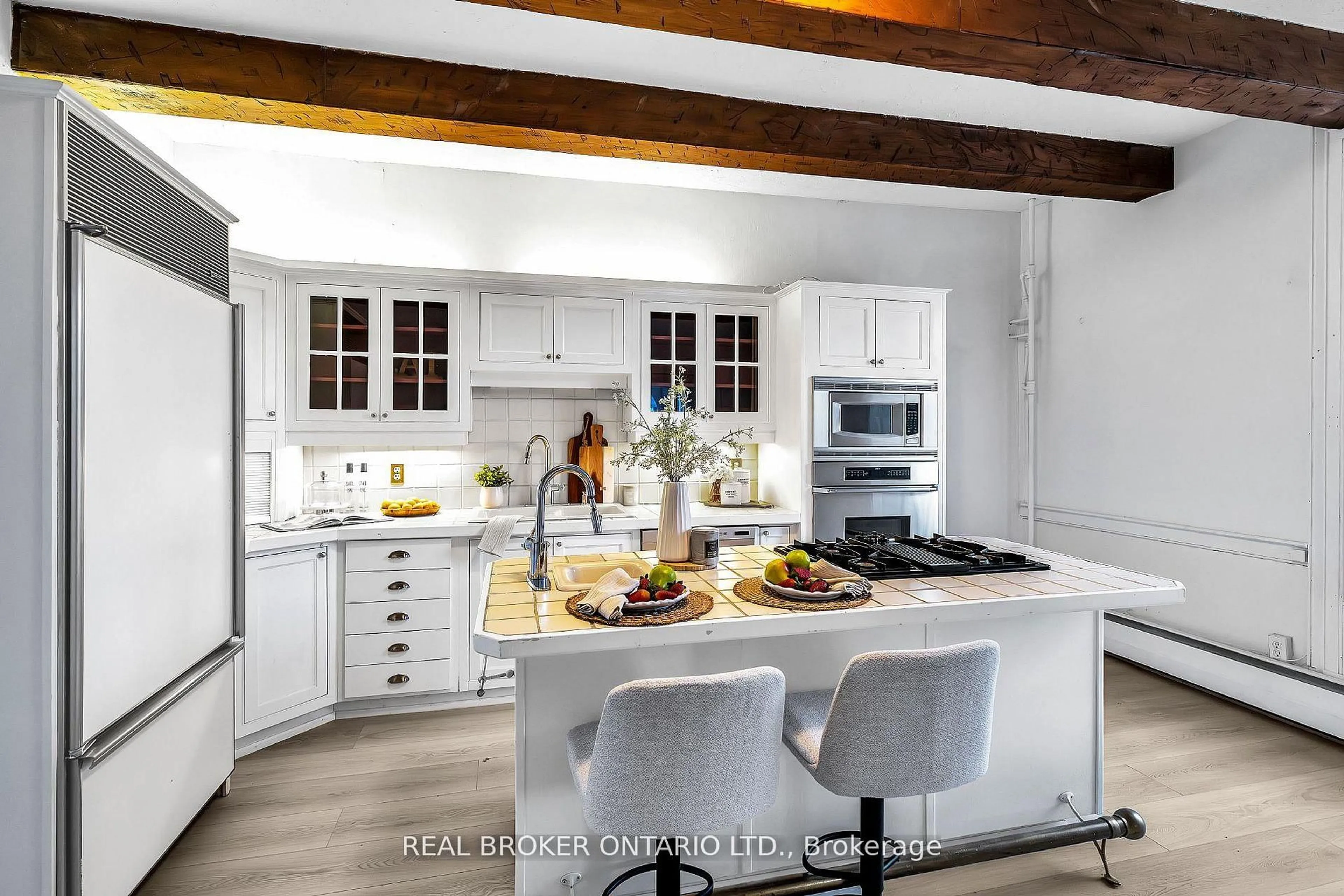 Open concept kitchen, ceramic/tile floor for 780 Garden St, Whitby Ontario L1N 8P2