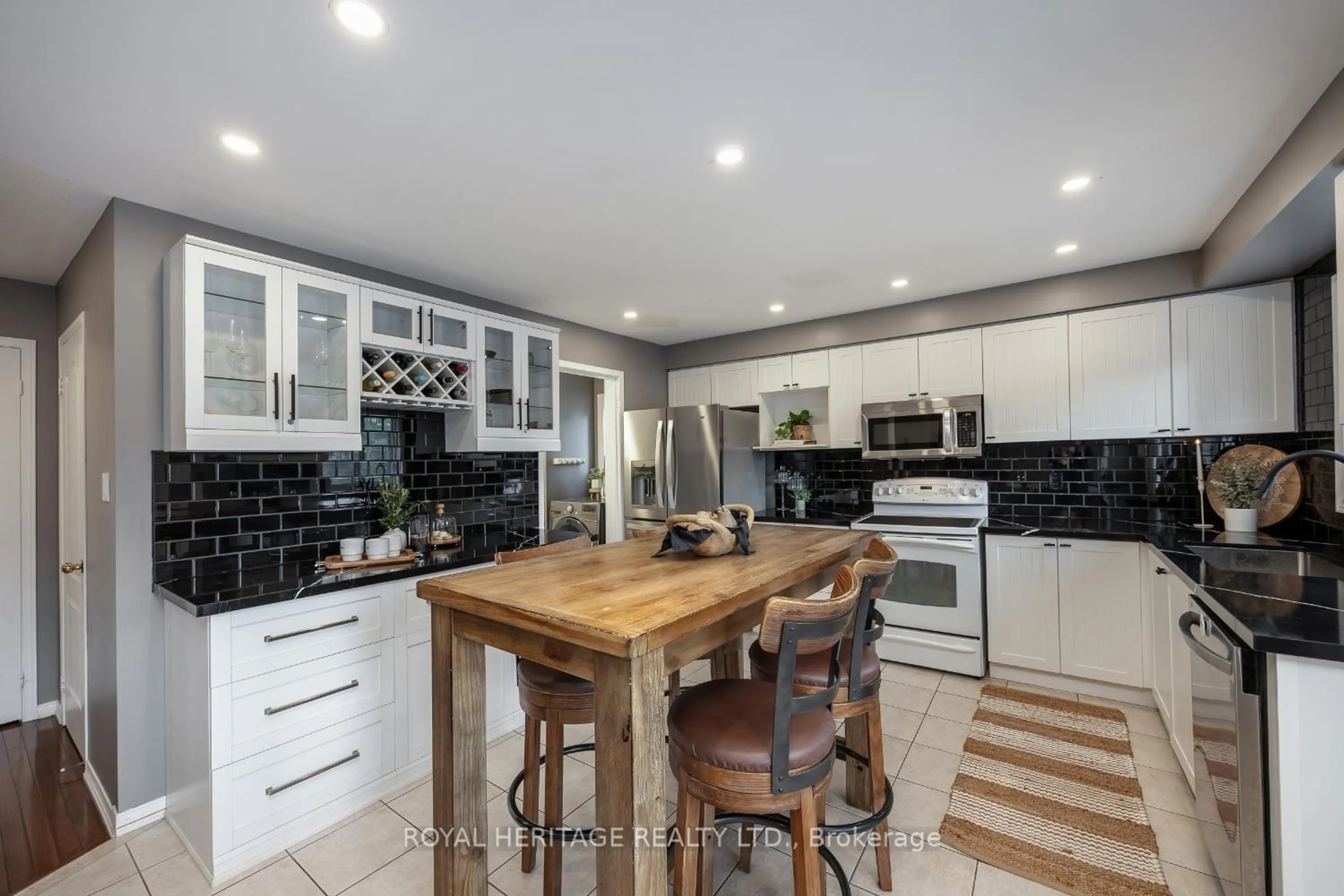 Open concept kitchen, ceramic/tile floor for 1545 Arborwood Dr, Oshawa Ontario L1K 2Y5