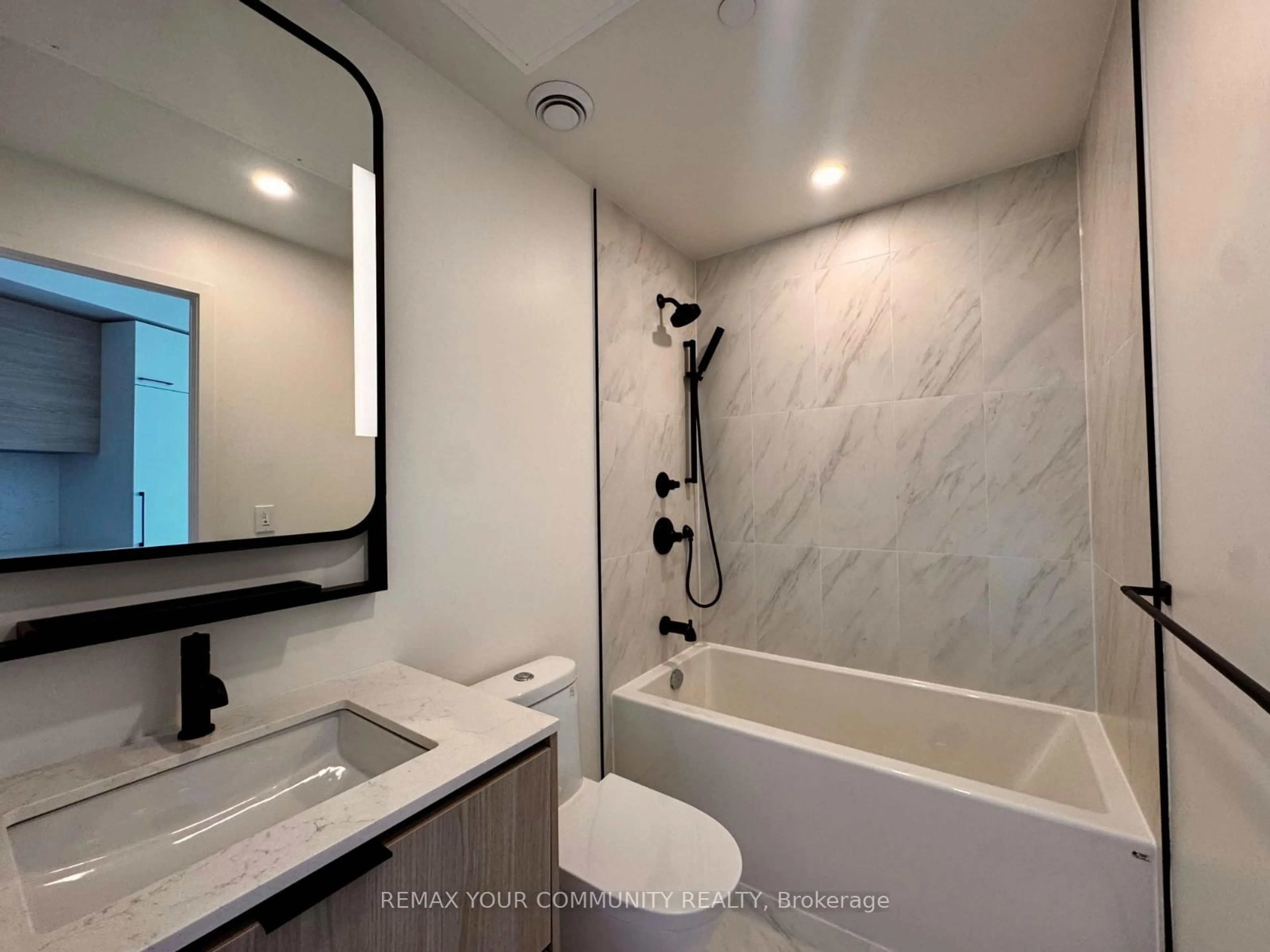 Contemporary bathroom, ceramic/tile floor for 1050 Eastern Ave #314, Toronto Ontario M4L 0B7