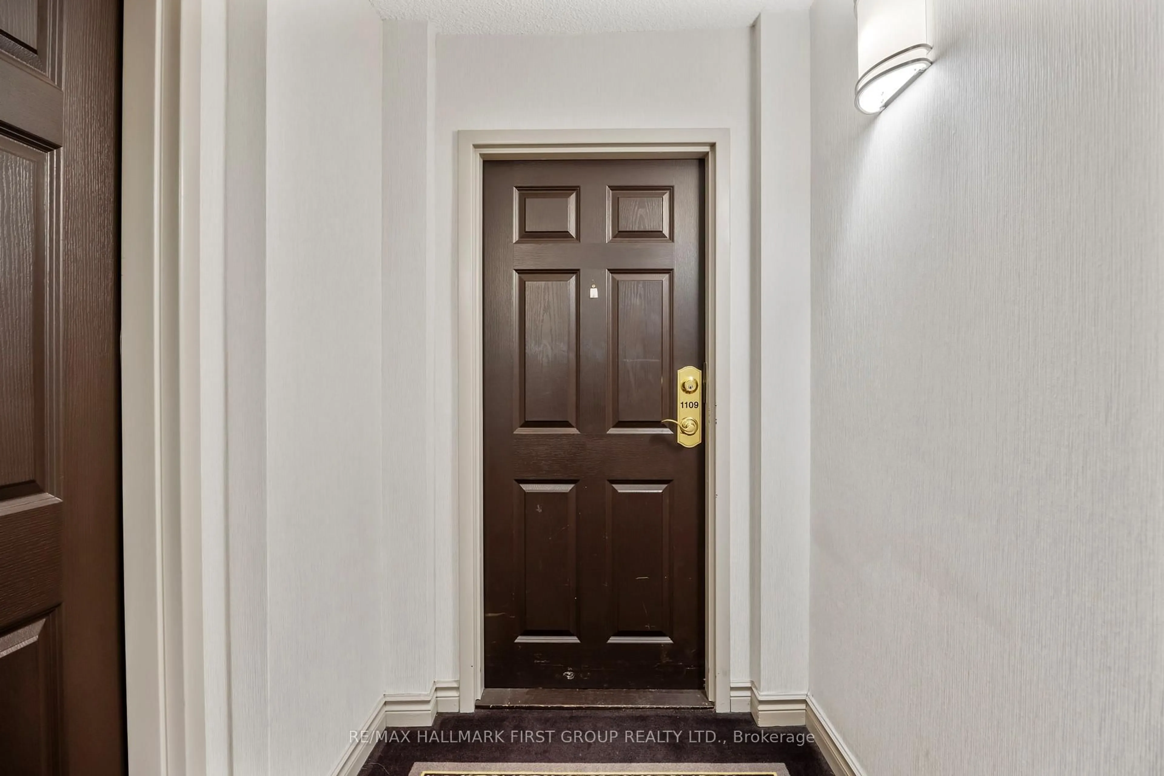 Indoor foyer for 2 WESTNEY Rd #1109, Ajax Ontario L1T 3H3