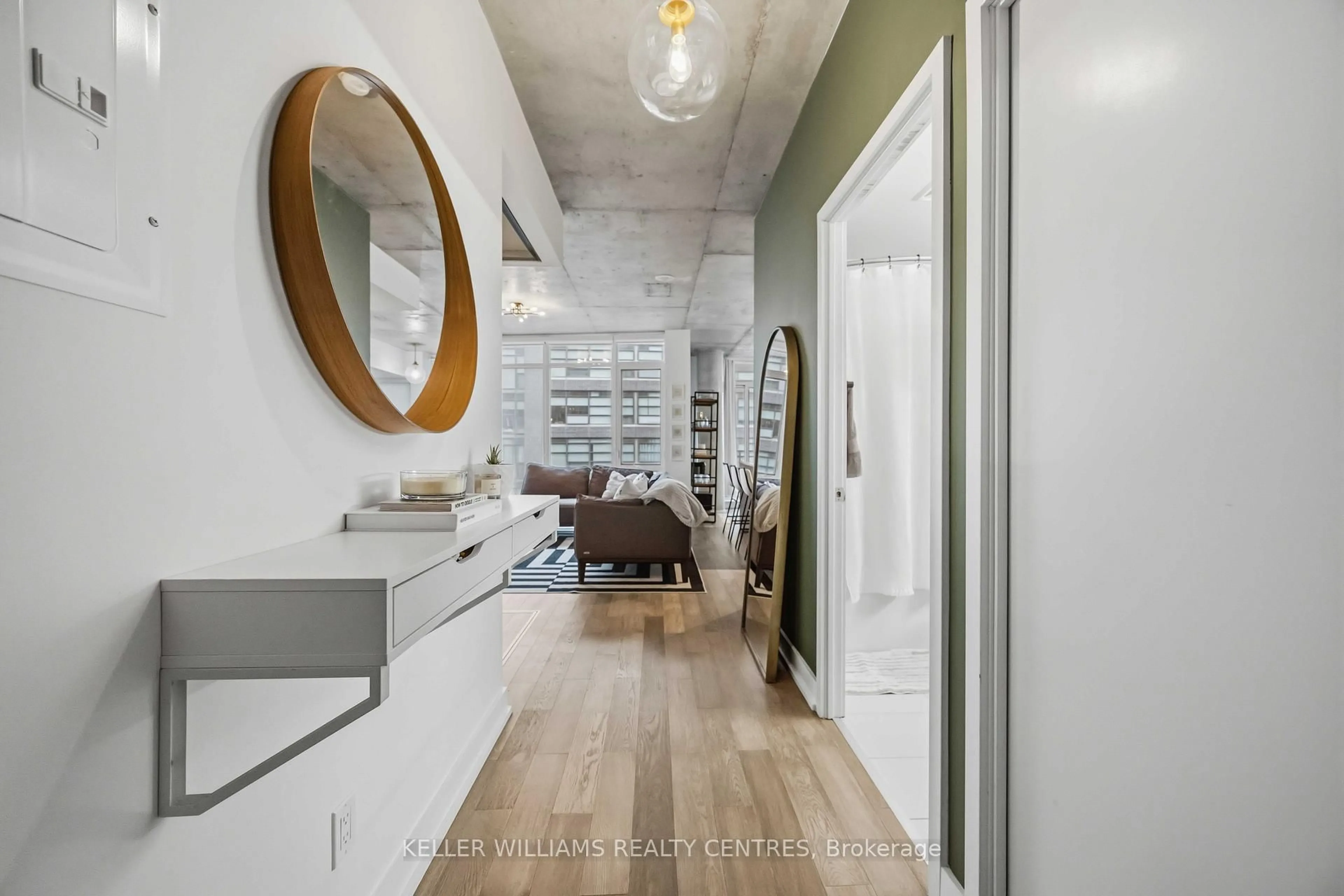 Contemporary bathroom, ceramic/tile floor for 1190 Dundas St #615, Toronto Ontario M4M 0C5