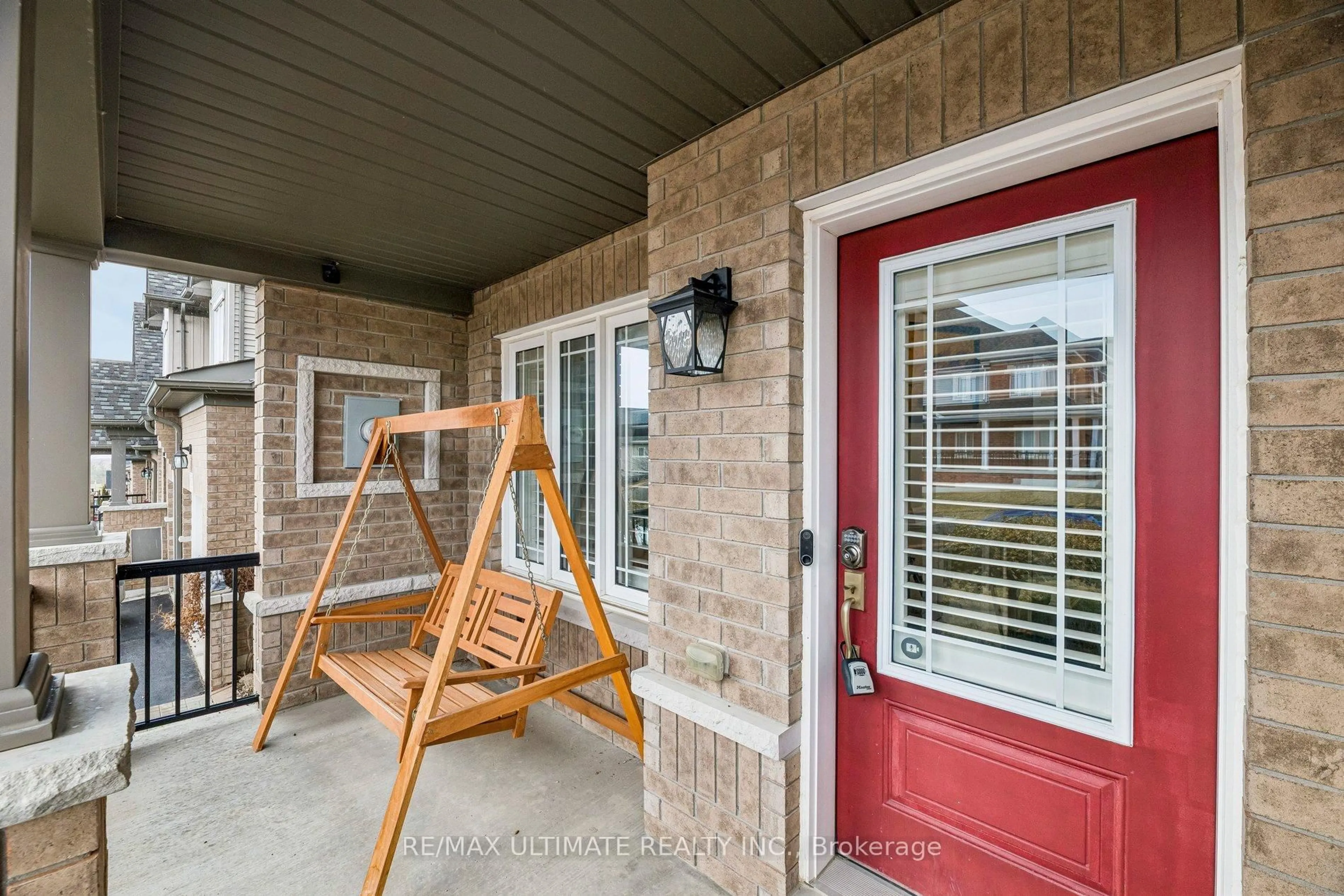 Indoor entryway for 1825 Silverstone Cres, Oshawa Ontario L1K 0V6