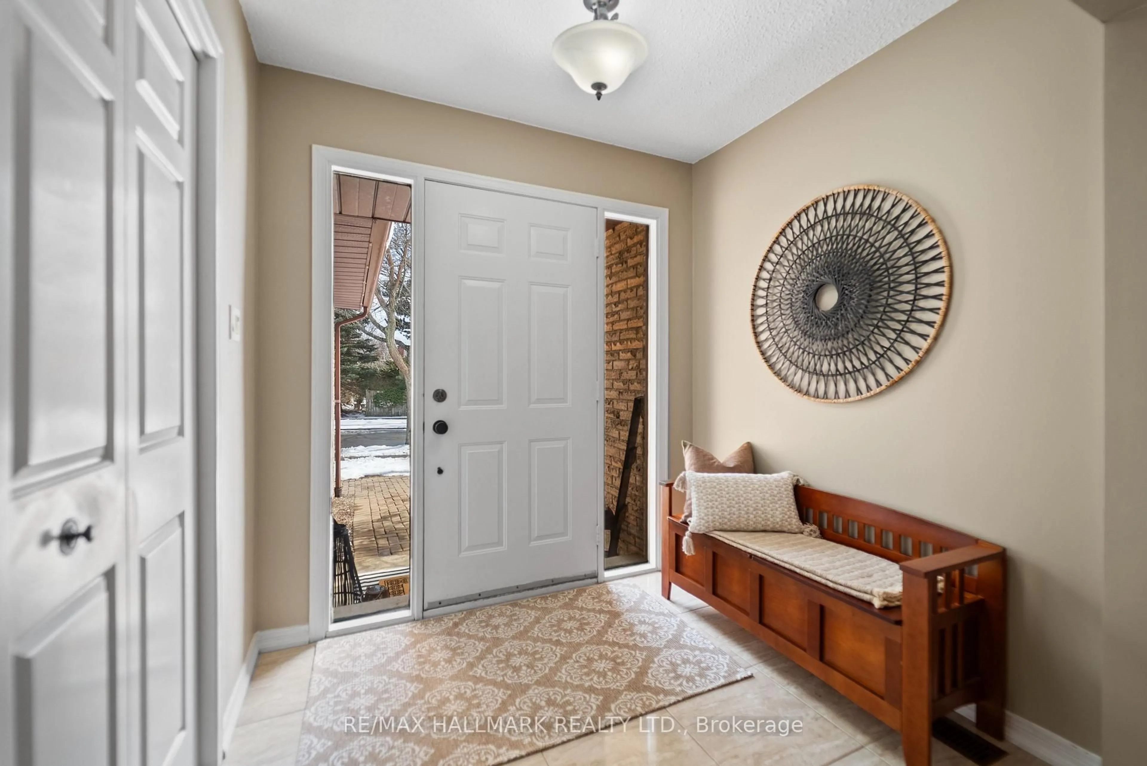 Indoor entryway for 7 Delbeatrice Cres, Toronto Ontario M1C 3G5