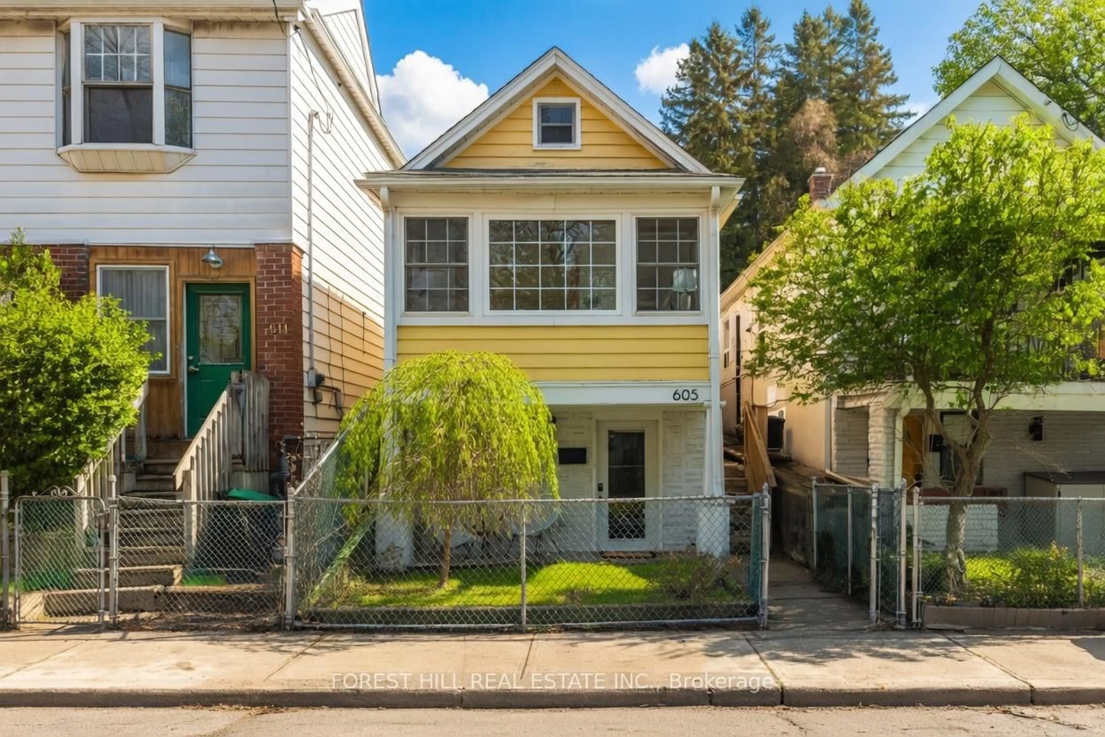 Unknown for 605 Craven Rd, Toronto Ontario M4L 2Z6