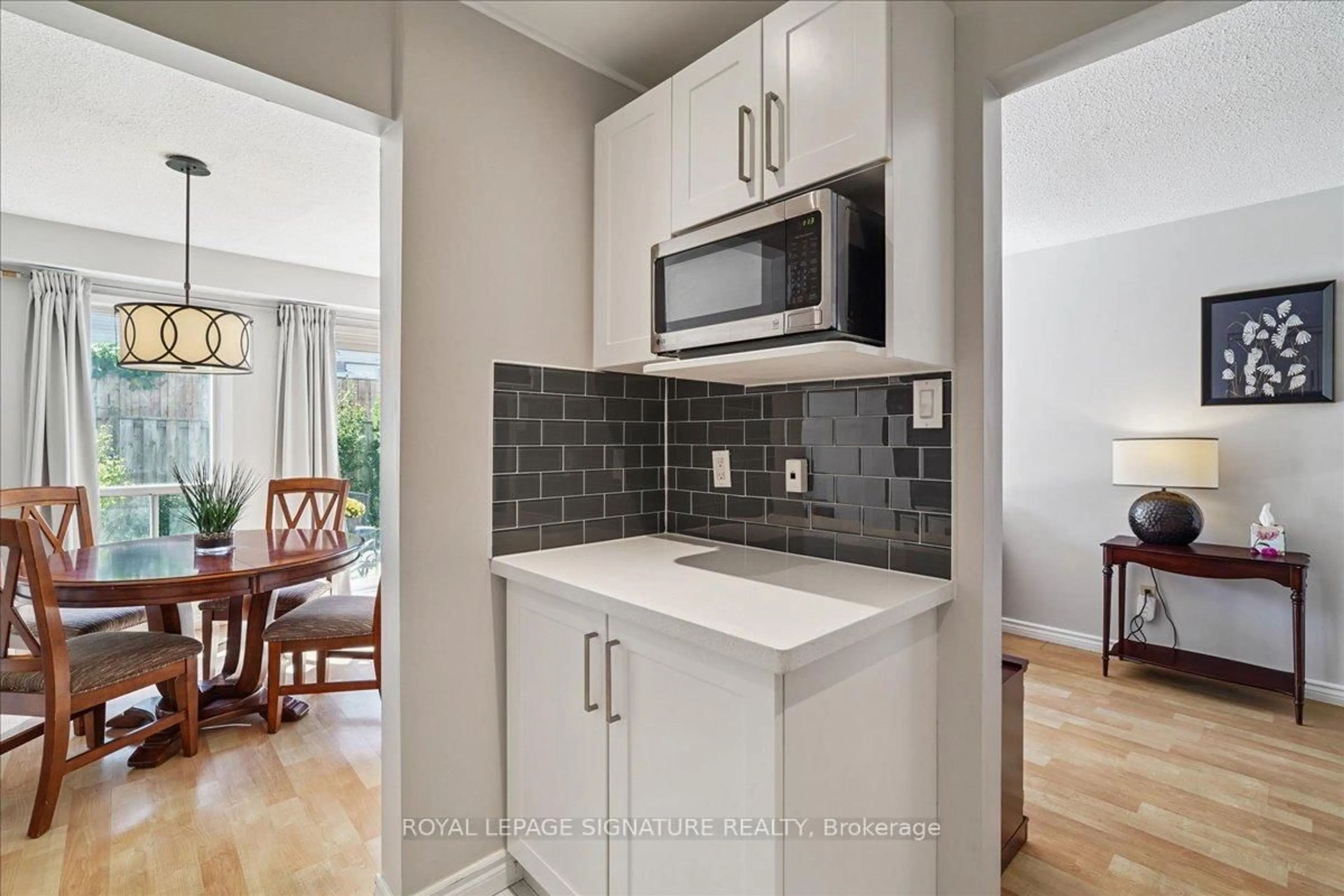 Open concept kitchen, ceramic/tile floor for 1131 Sandhurst Circ #52, Toronto Ontario M1V 1V5