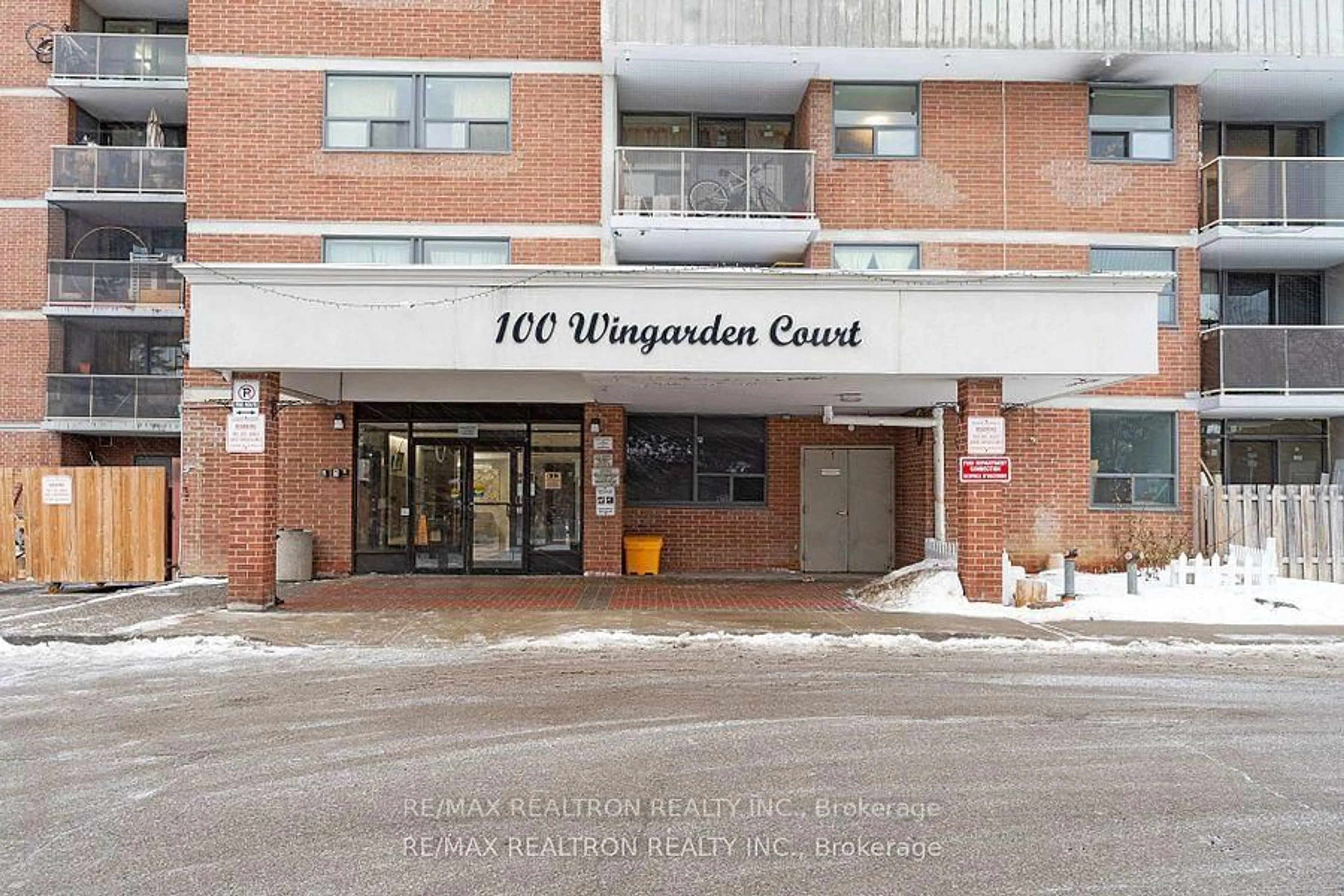 Indoor foyer for 100 Wingarden Crt #910, Toronto Ontario M1B 2P4