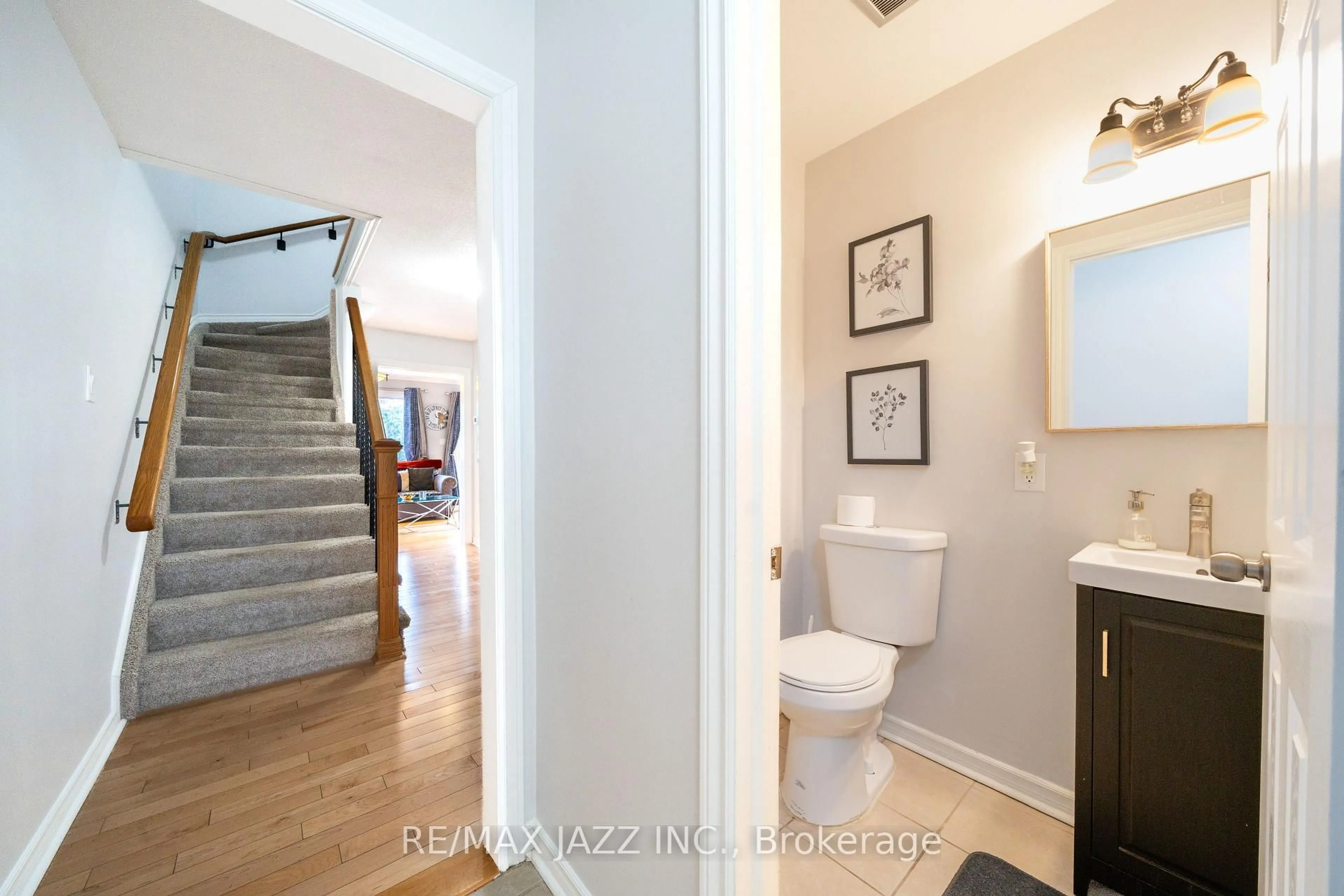 Unknown for 5 Michael Blvd #11, Whitby Ontario L1N 5P4