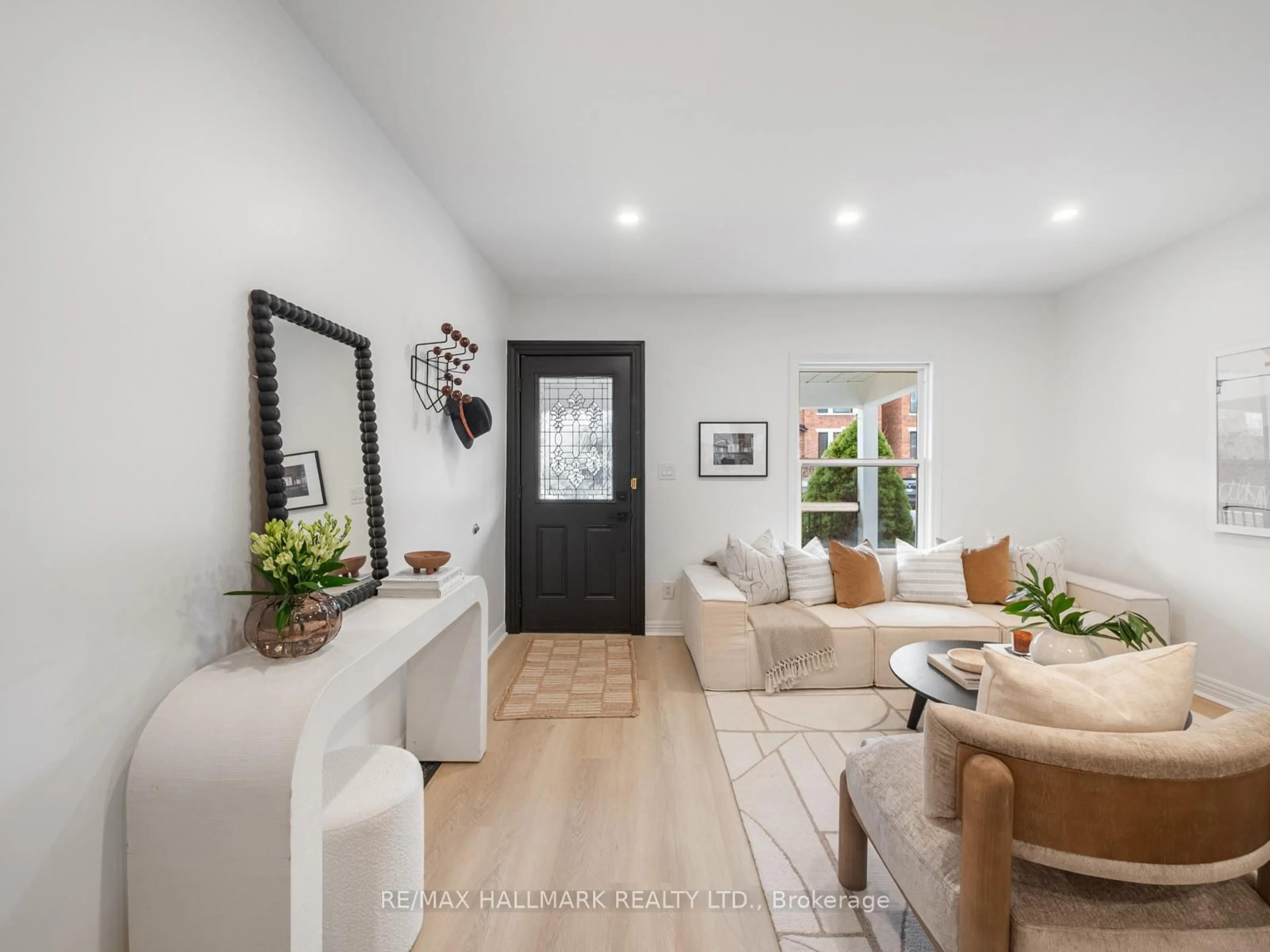 Indoor entryway for 3 Woodville Ave, Toronto Ontario M4K 2J5