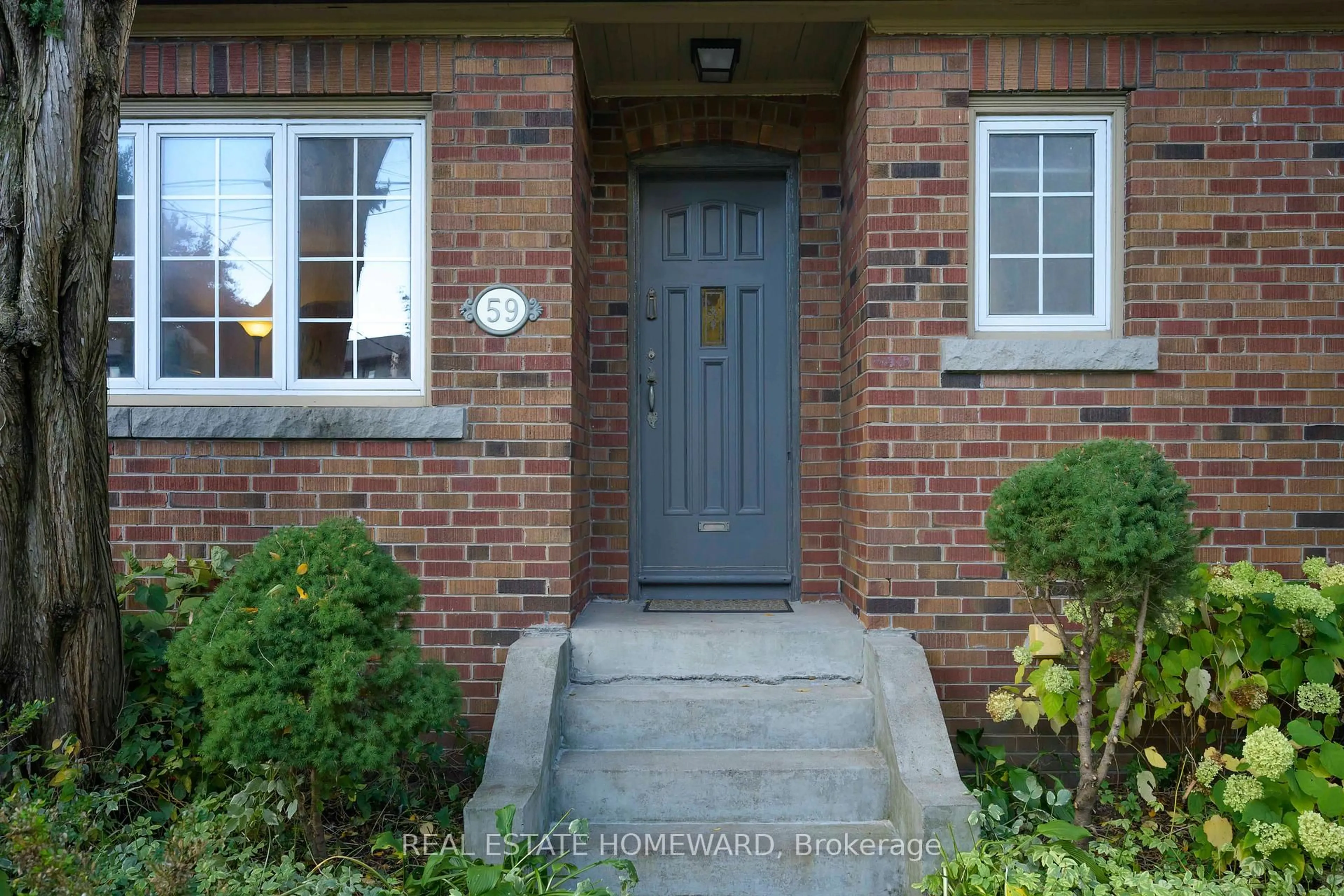 Unknown for 59 Parkview Hill Cres, Toronto Ontario M4B 1R1