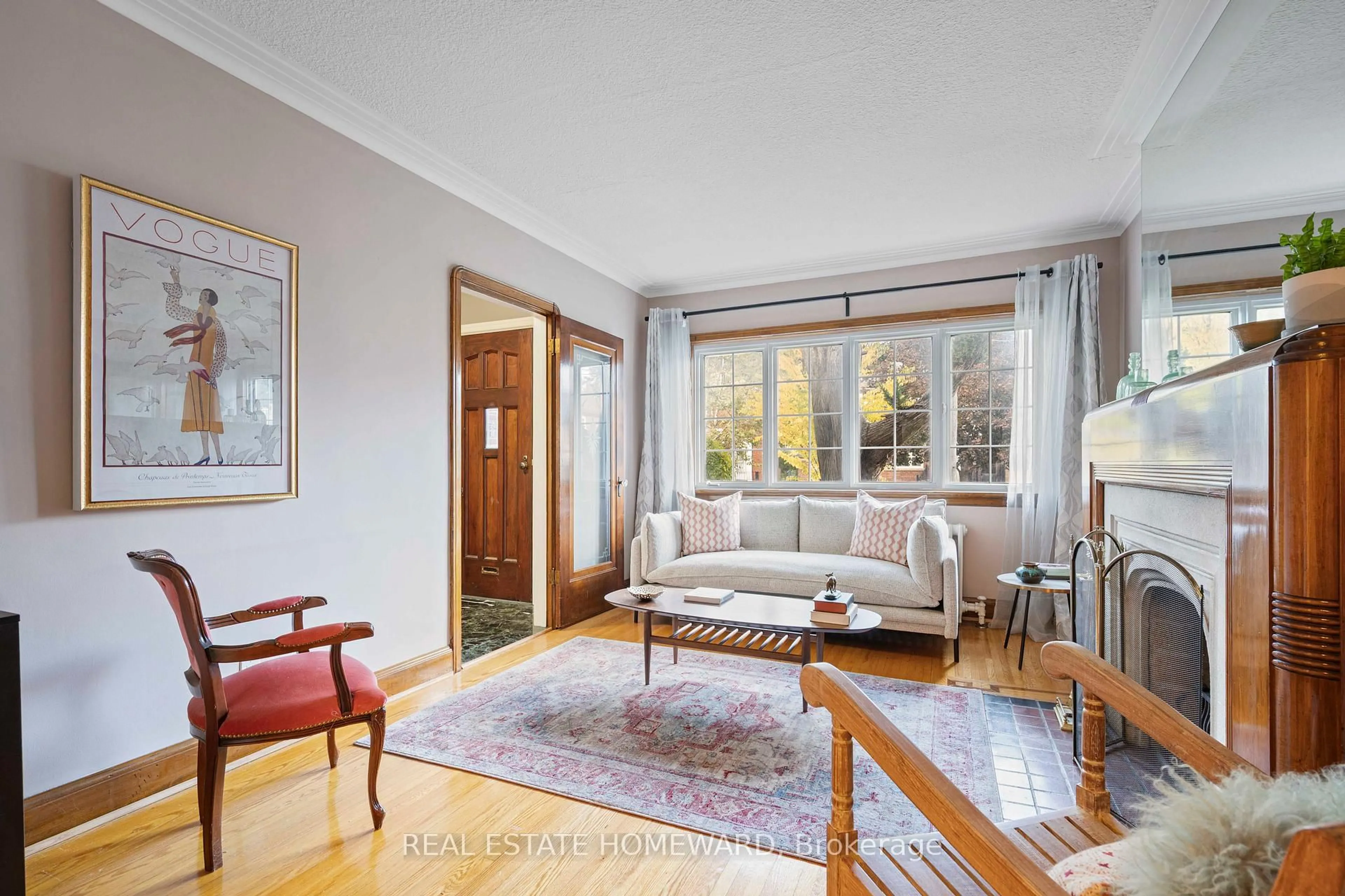 Living room with furniture, unknown for 59 Parkview Hill Cres, Toronto Ontario M4B 1R1