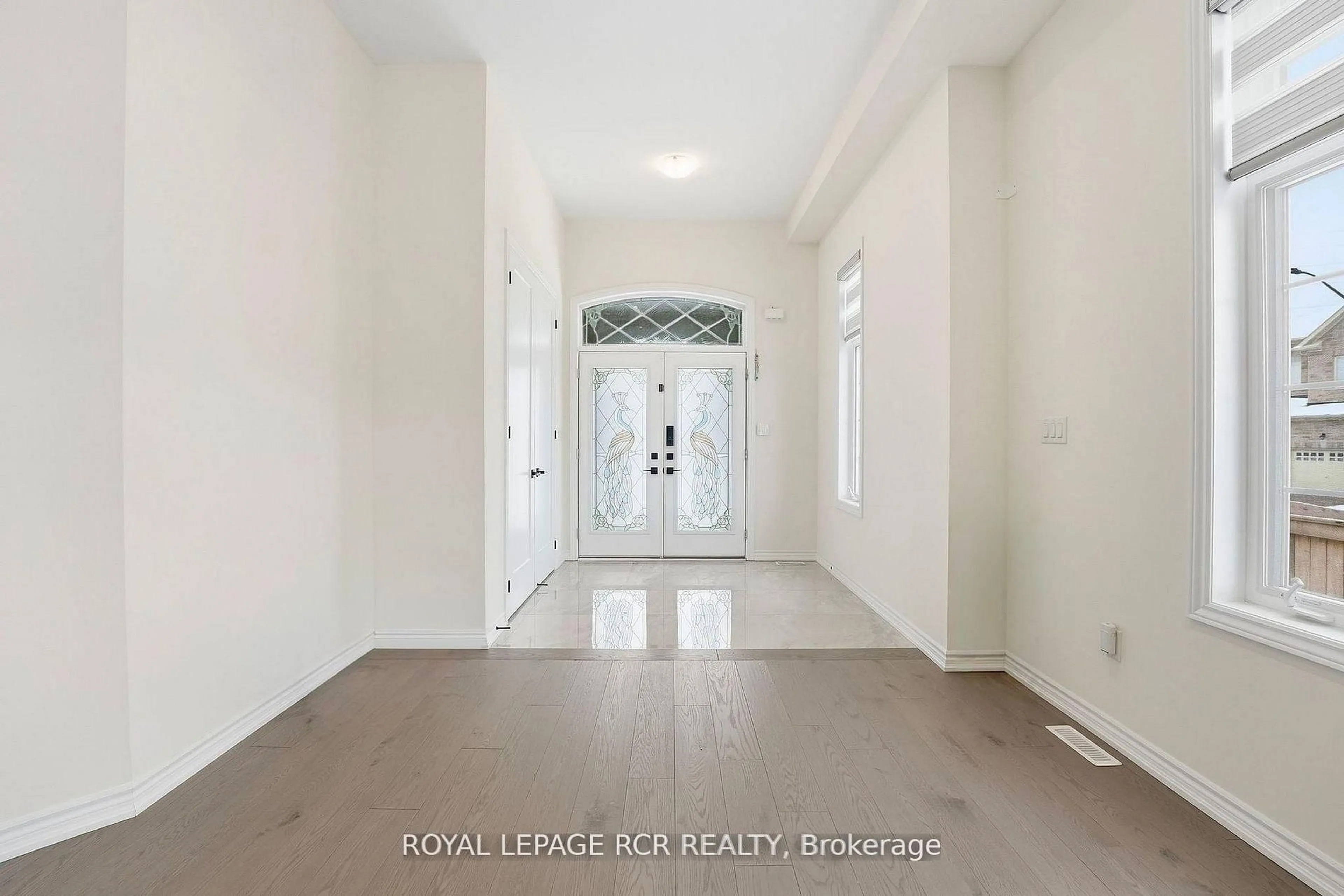 Indoor entryway for 20 Morley Cres, Whitby Ontario L1R 0P1