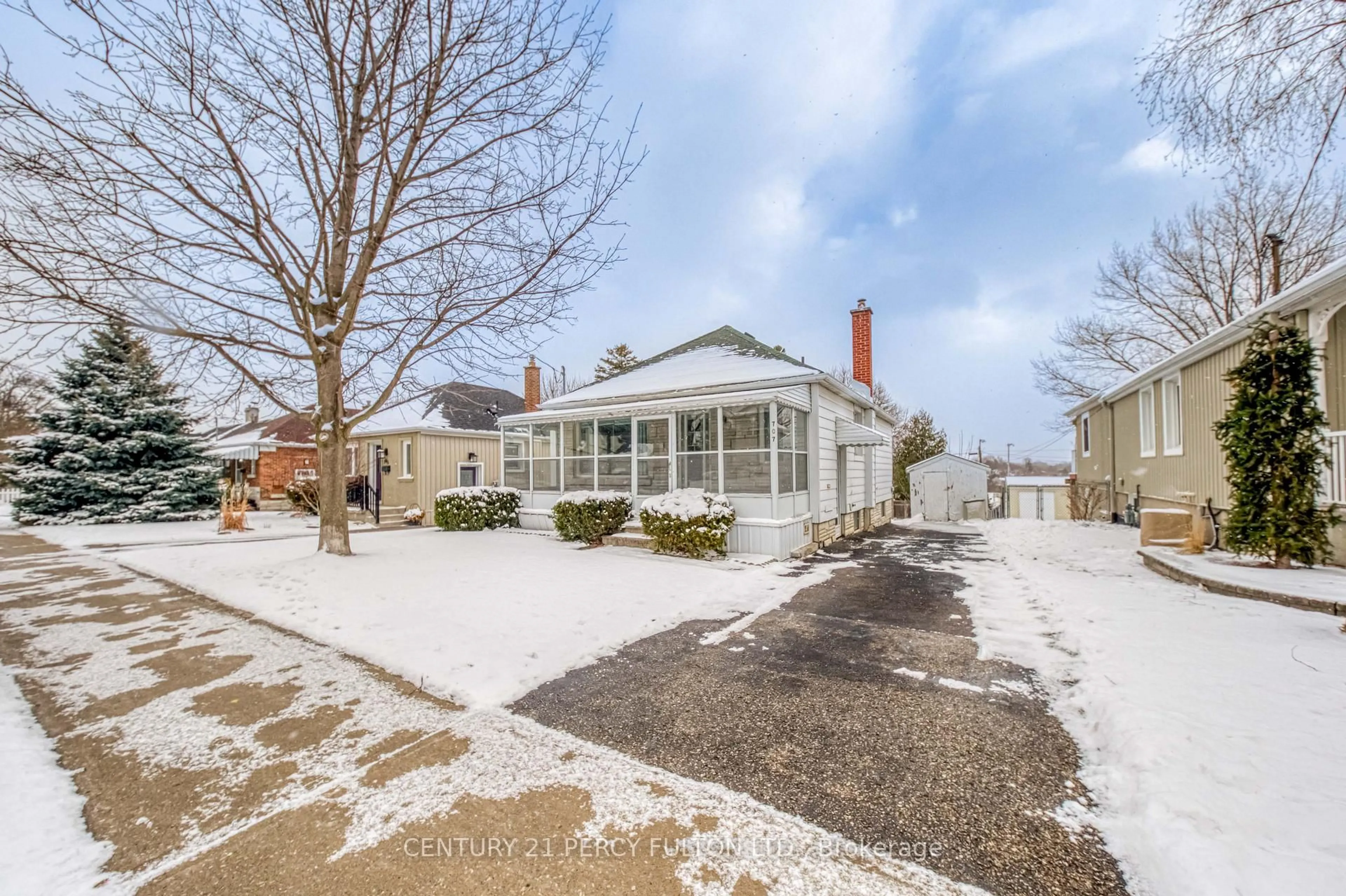 Unknown for 707 Athol St, Whitby Ontario L1N 4A1