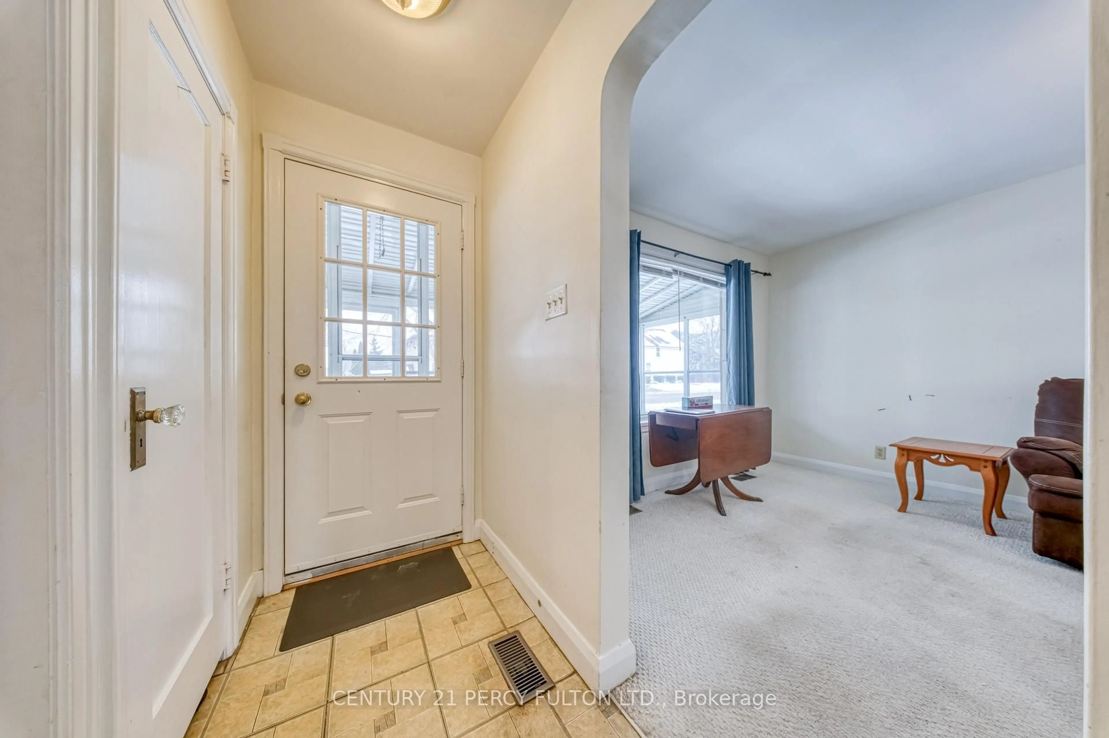 Unknown for 707 Athol St, Whitby Ontario L1N 4A1