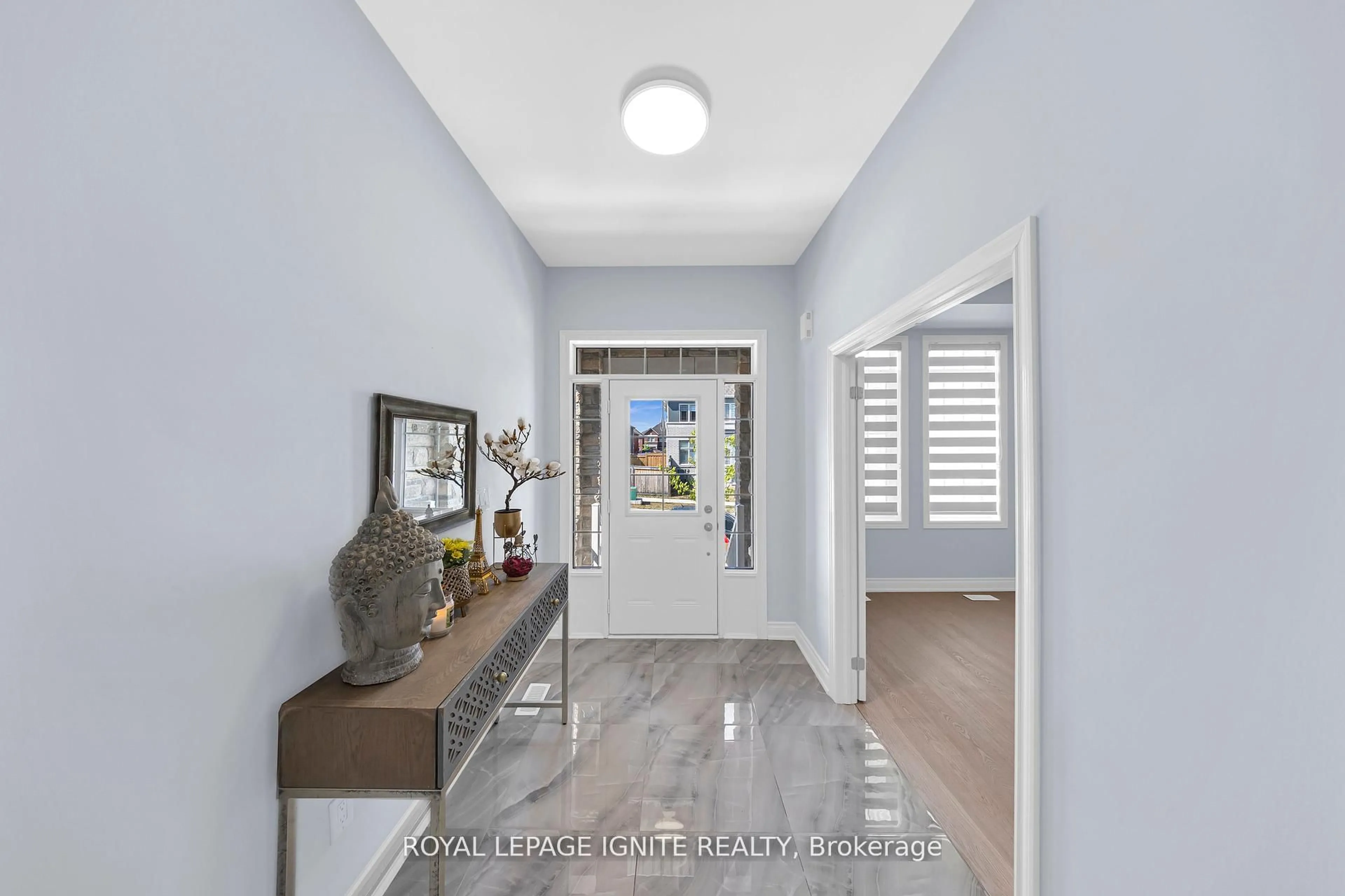 Indoor entryway for 2453 Florentine Pl, Pickering Ontario L1X 0H2